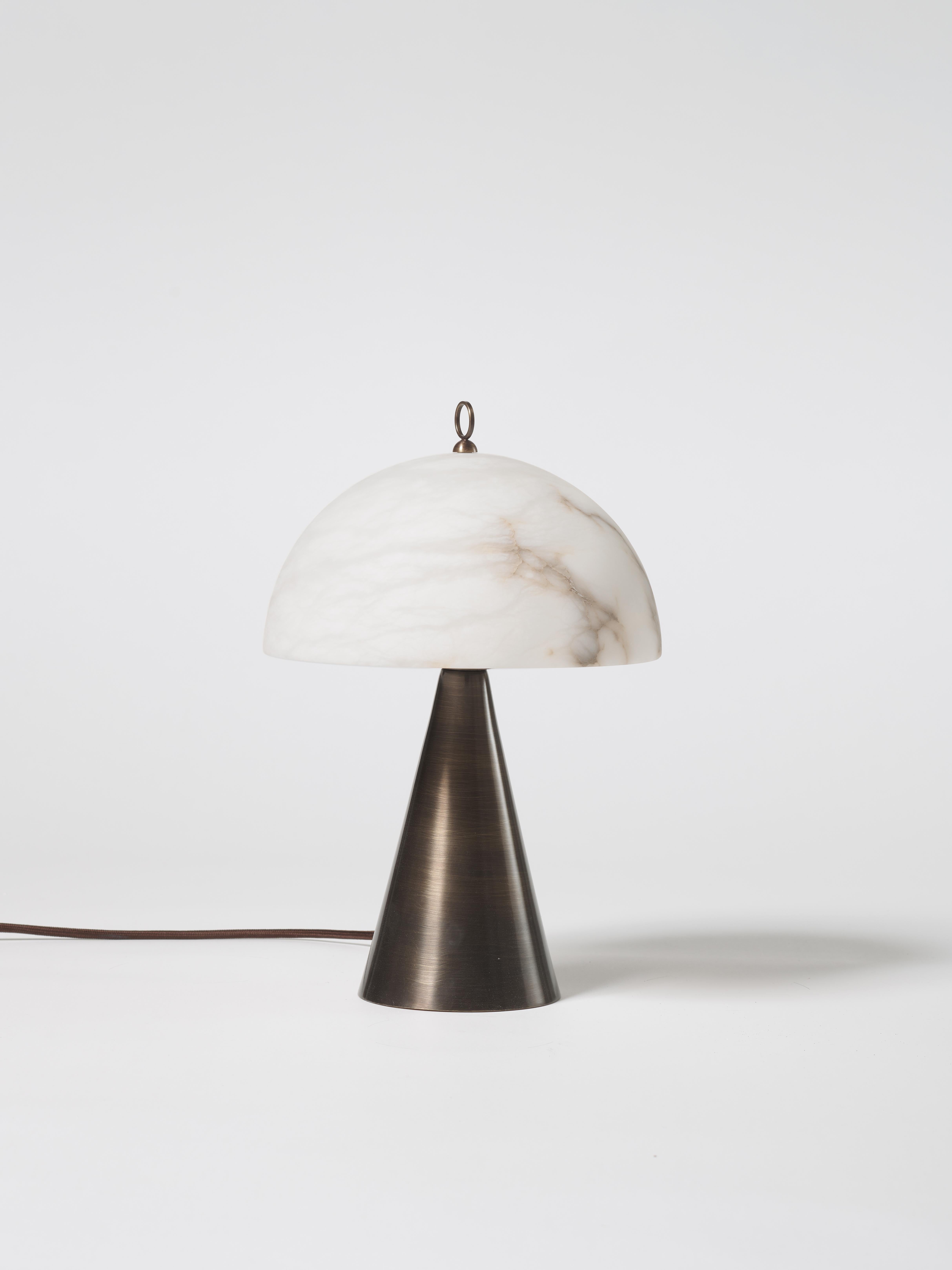 Brossé Lampe de table contemporaine italienne 