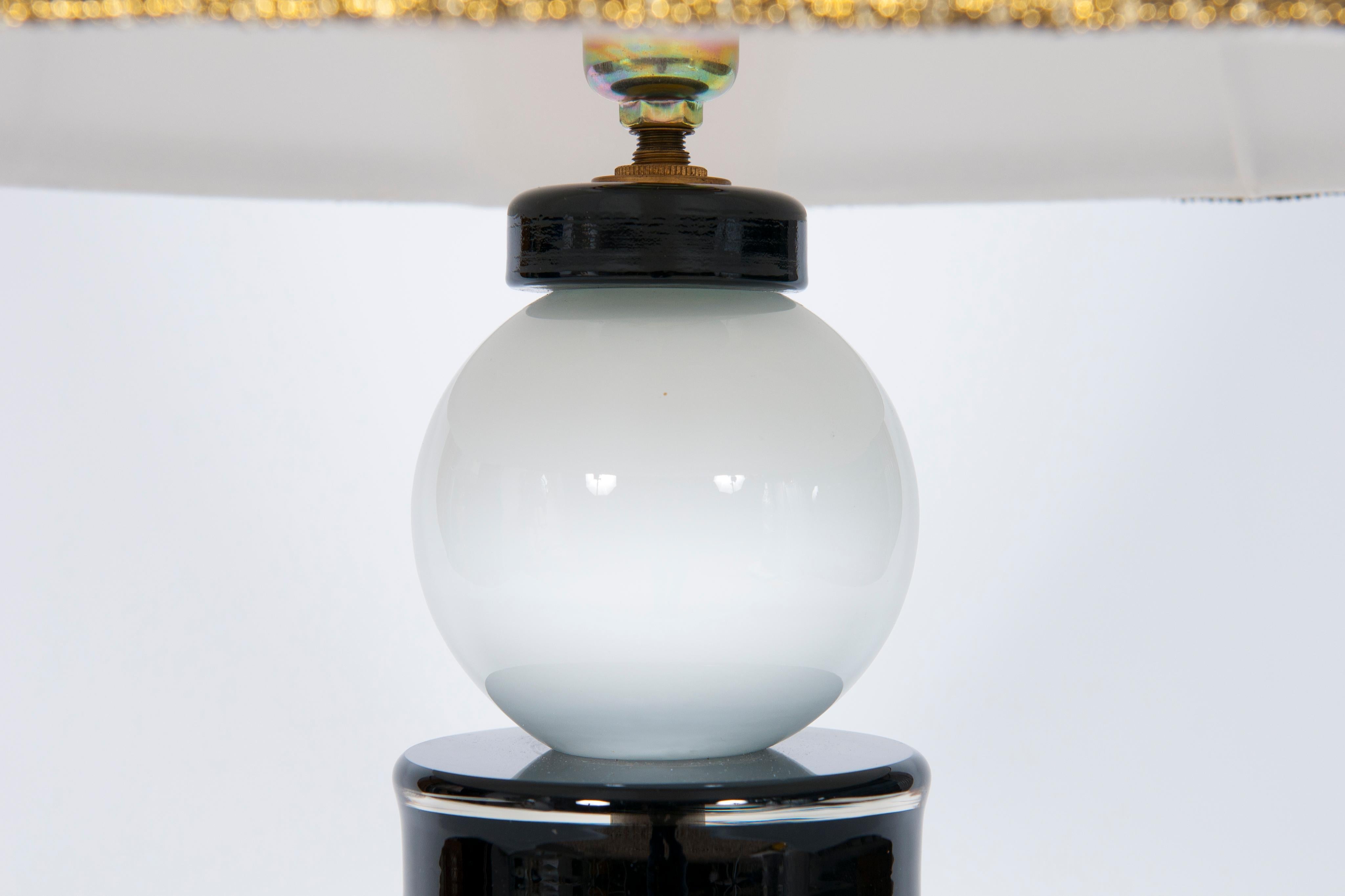 Modern Contemporary Italian Table Lamp in Blown Murano Glass Black and White For Sale