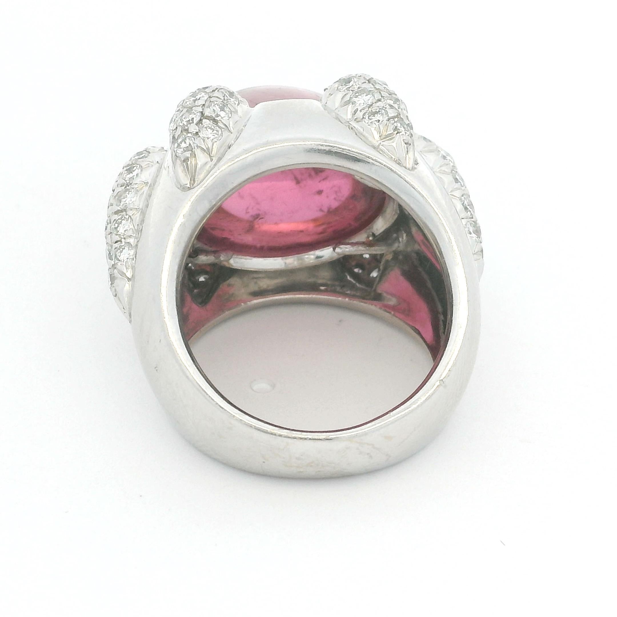 Anillo cóctel contemporáneo de turmalina italiana y diamantes en oro blanco de 18 quilates en venta 2