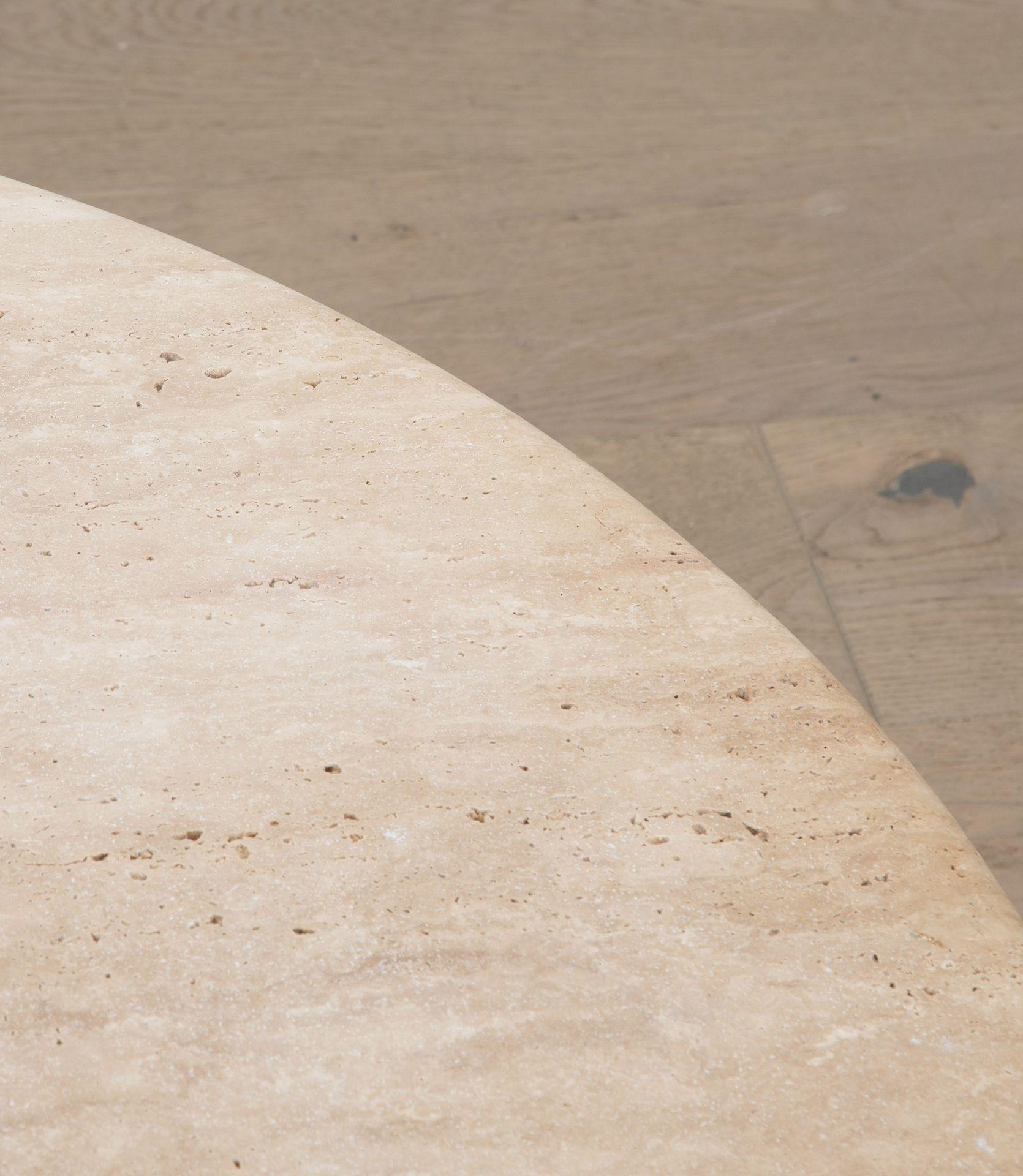 Mesa de centro contemporánea de travertino italiano Siglo XXI y contemporáneo en venta