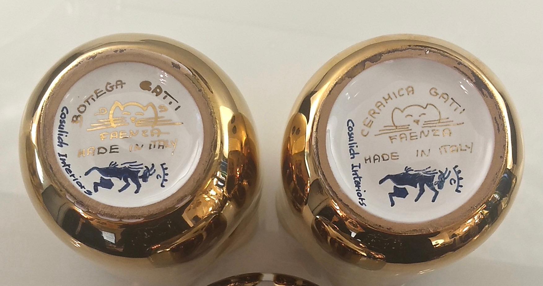 Vaso Italiano Contemporáneo de Cerámica Blanca Decorada con Oro en venta 2