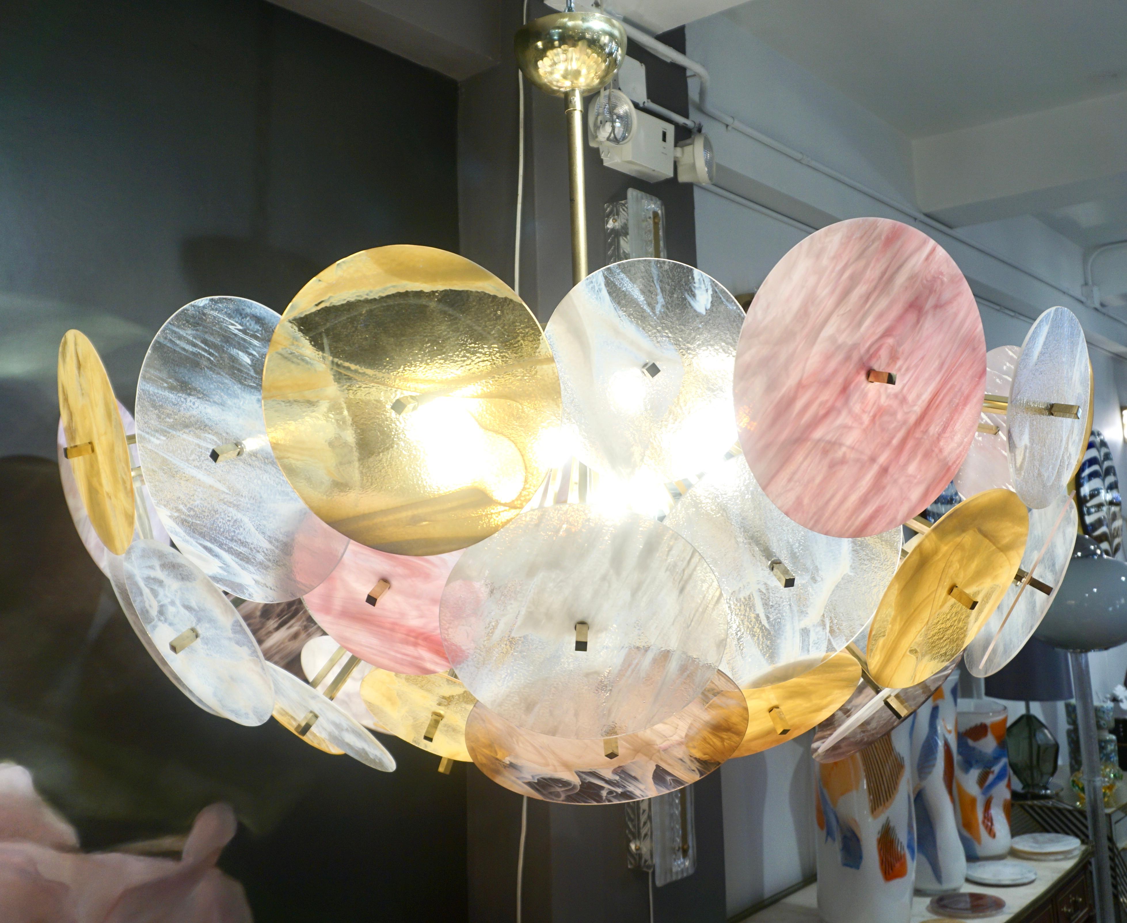 Contemporáneo Italiano Amarillo Blanco Rosa Rosa Murano Cristal Oval Sputnik Flushmount en venta 2