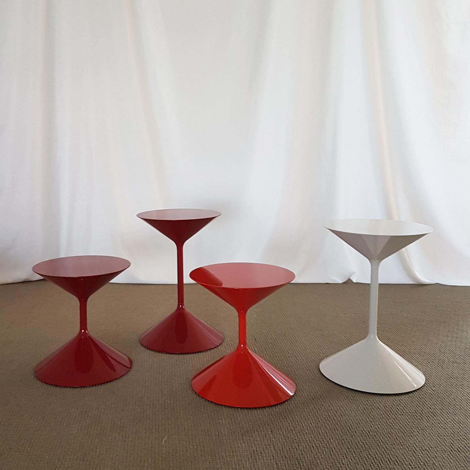 Contemporary Italian Zanotta Red or White or Orange Glossy Lacquer Coffee Table For Sale 10