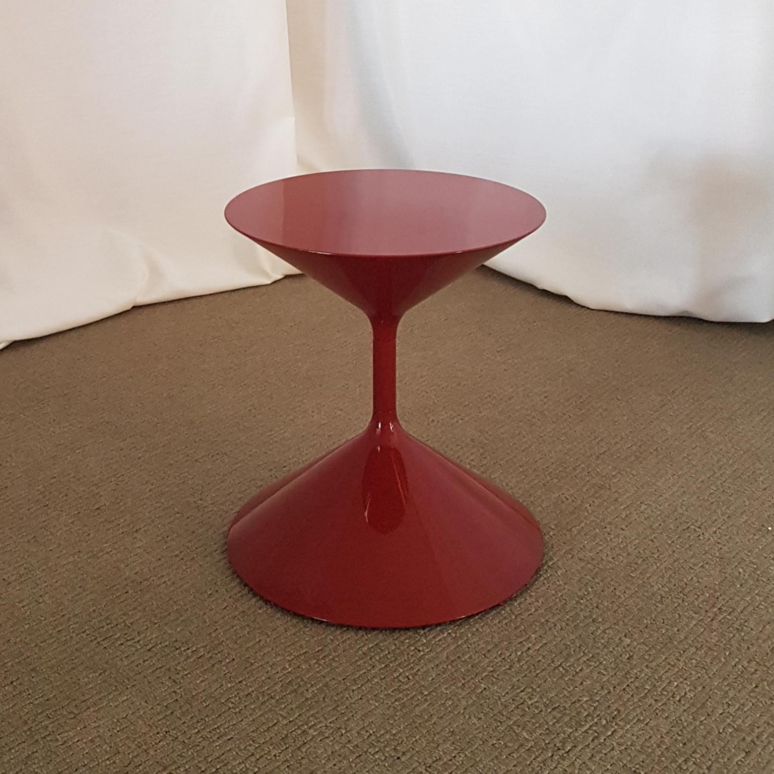 Other Contemporary Italian Zanotta Red or White or Orange Glossy Lacquer Coffee Table For Sale