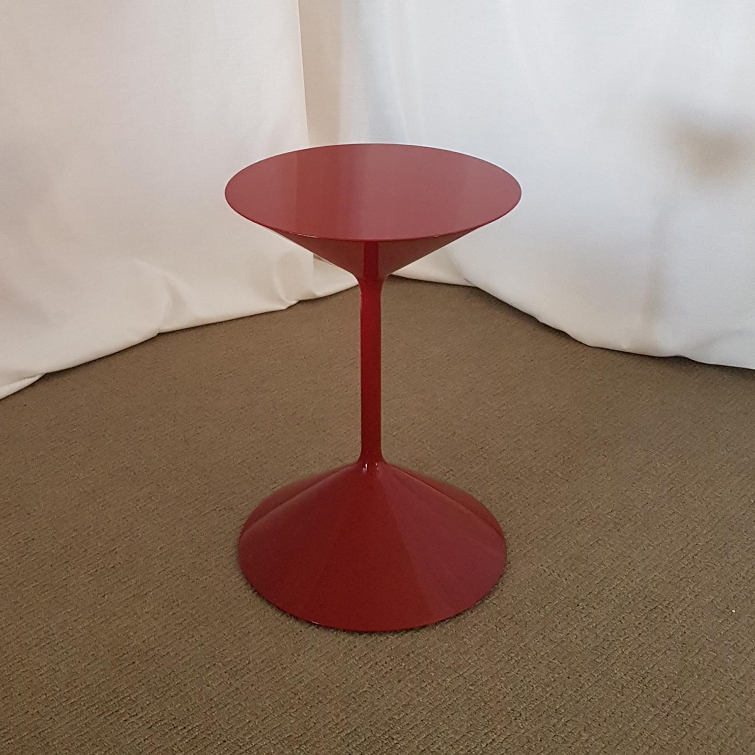 Steel Contemporary Italian Zanotta Red or White or Orange Glossy Lacquer Coffee Table For Sale