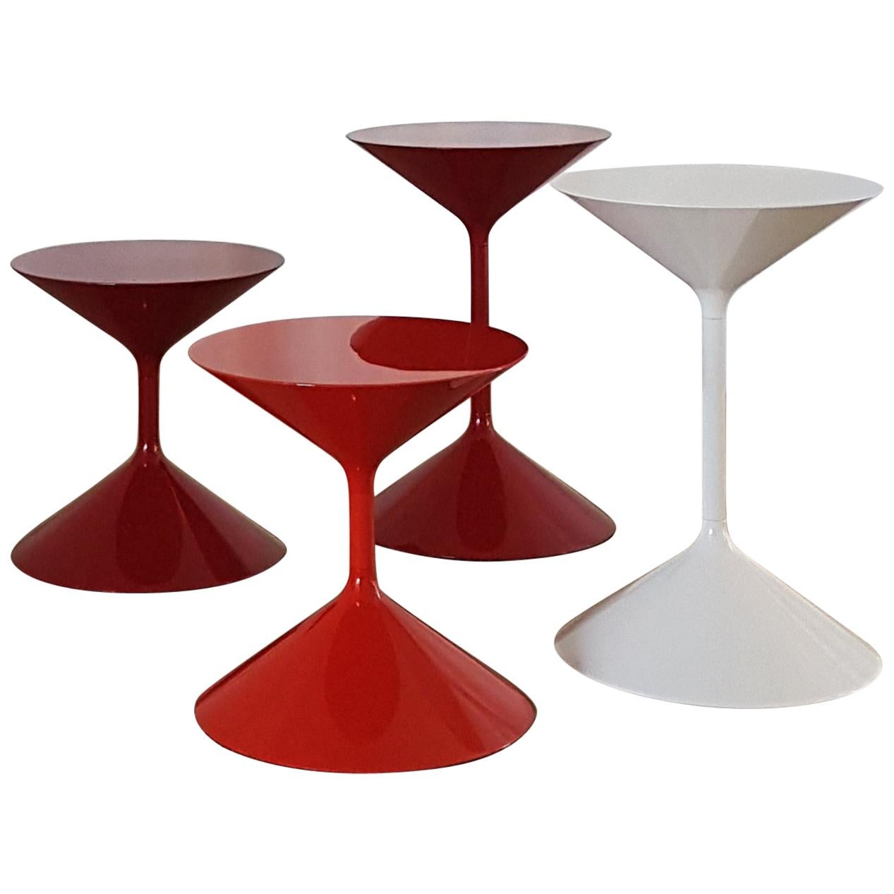 Contemporary Italian Zanotta Red or White or Orange Glossy Lacquer Coffee Table For Sale