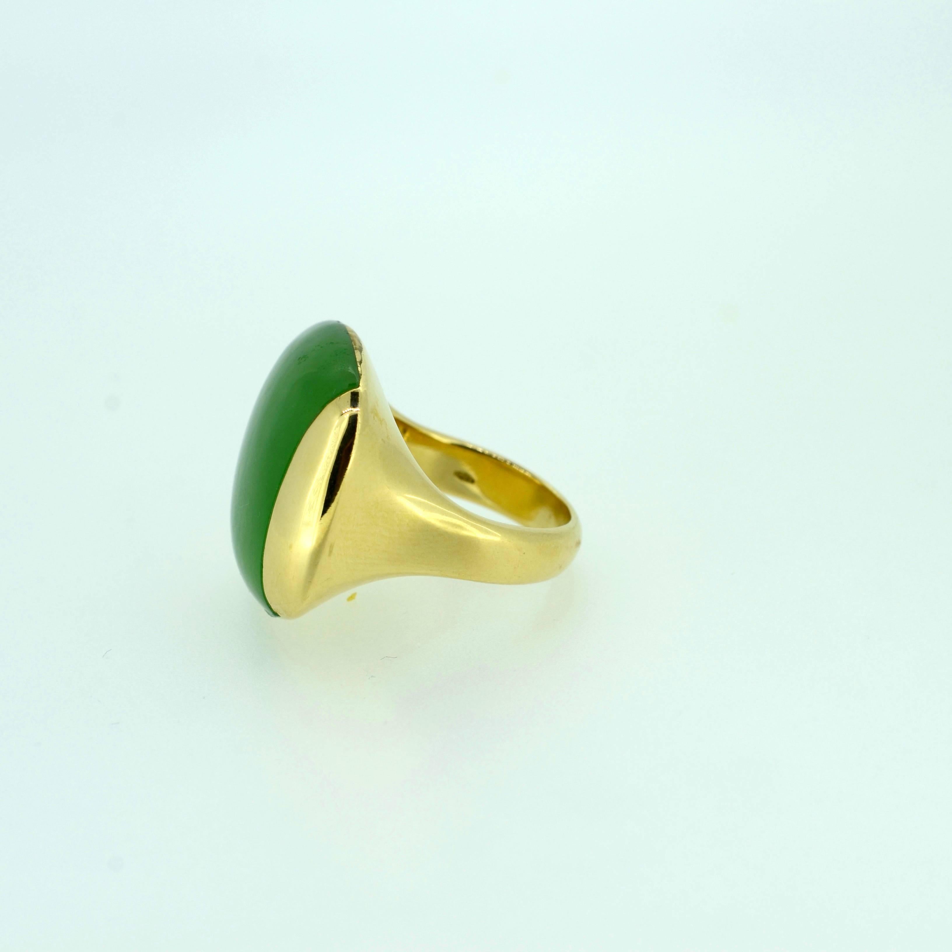 Contemporary Jadeite Gold Ring For Sale 1