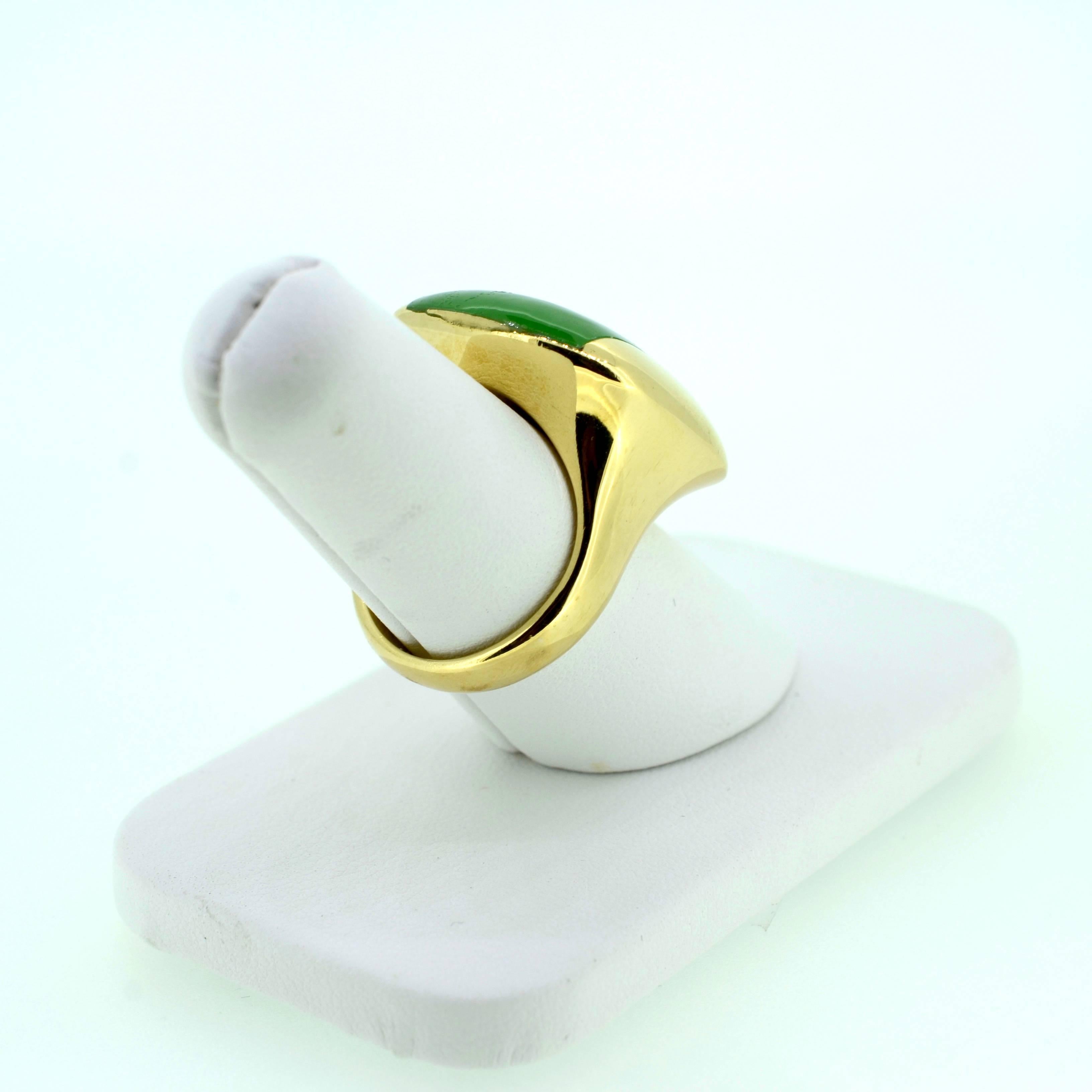 Contemporary Jadeite Gold Ring For Sale 3
