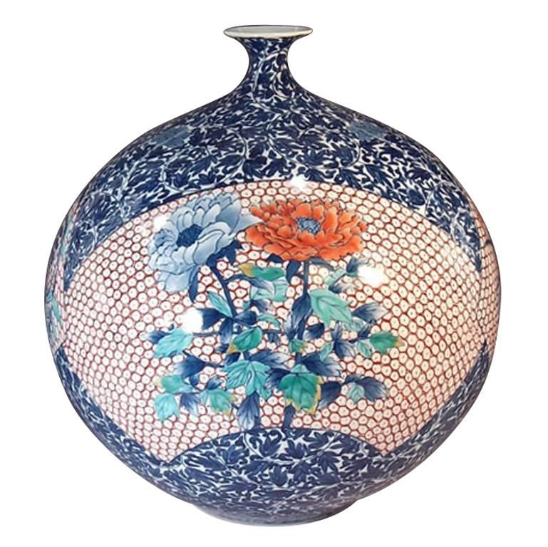 Zeitgenössische japanische Porzellanvase von Meisterkünstler:: blau-rot (Japanisch) im Angebot