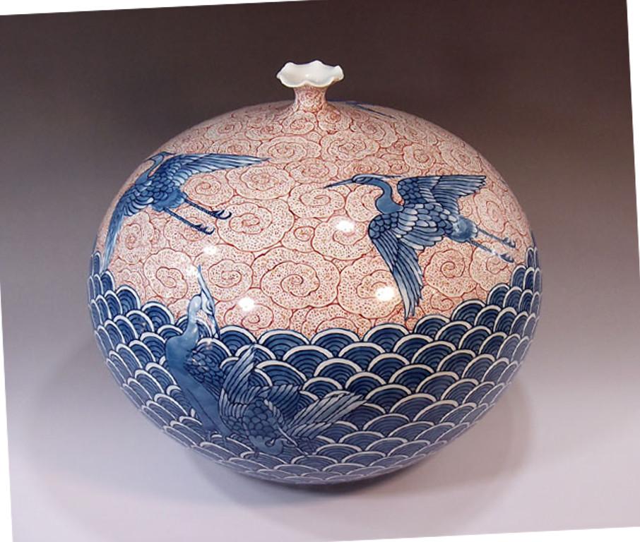 Zeitgenössische japanische Porzellanvase von Meisterkünstler:: blau-rot im Zustand „Neu“ im Angebot in Takarazuka, JP