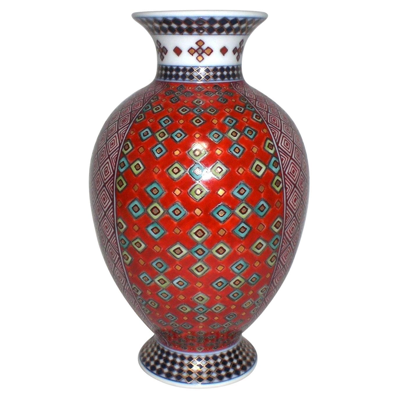 Vaso giapponese contemporaneo in porcellana rossa e blu dorata di un maestro artista, 2