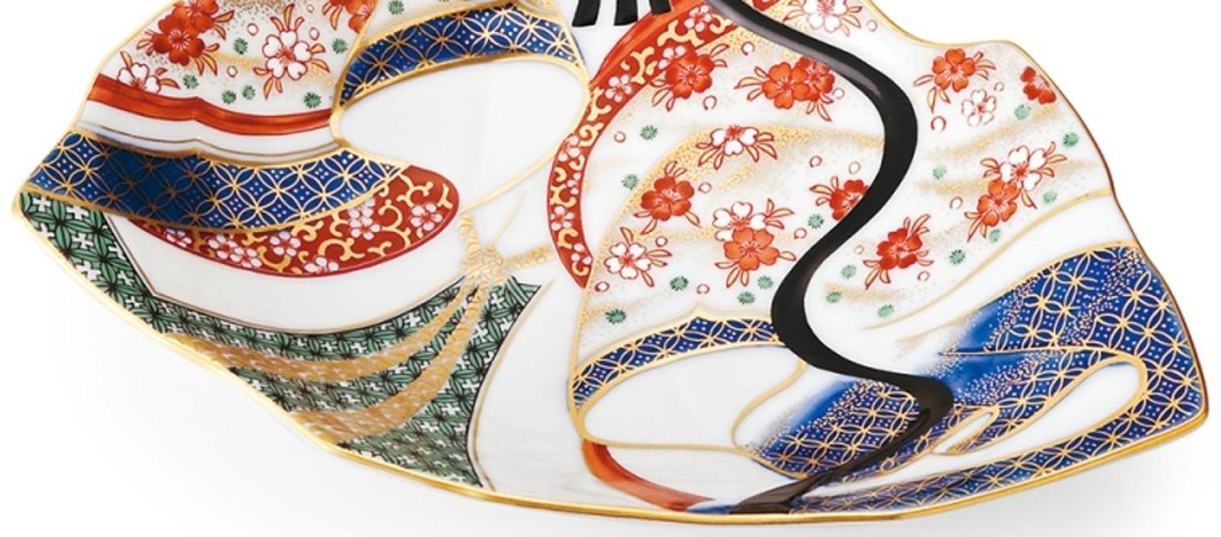 Enameled Contemporary Japanese Imari Gilded Porcelain Dish 