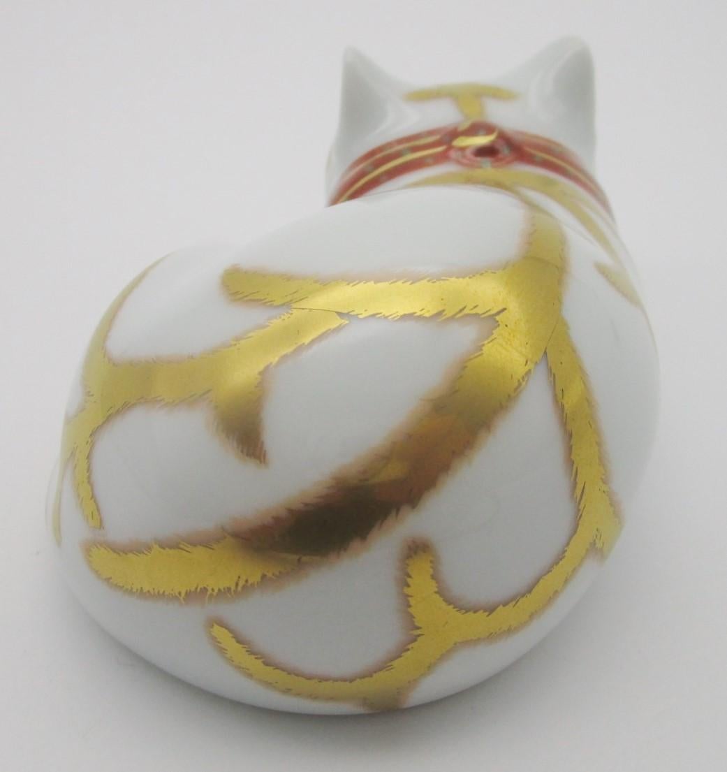 Contemporary Japanese Imari Gilded Porcelain Sleeping Cat by Kisen Kiln 4