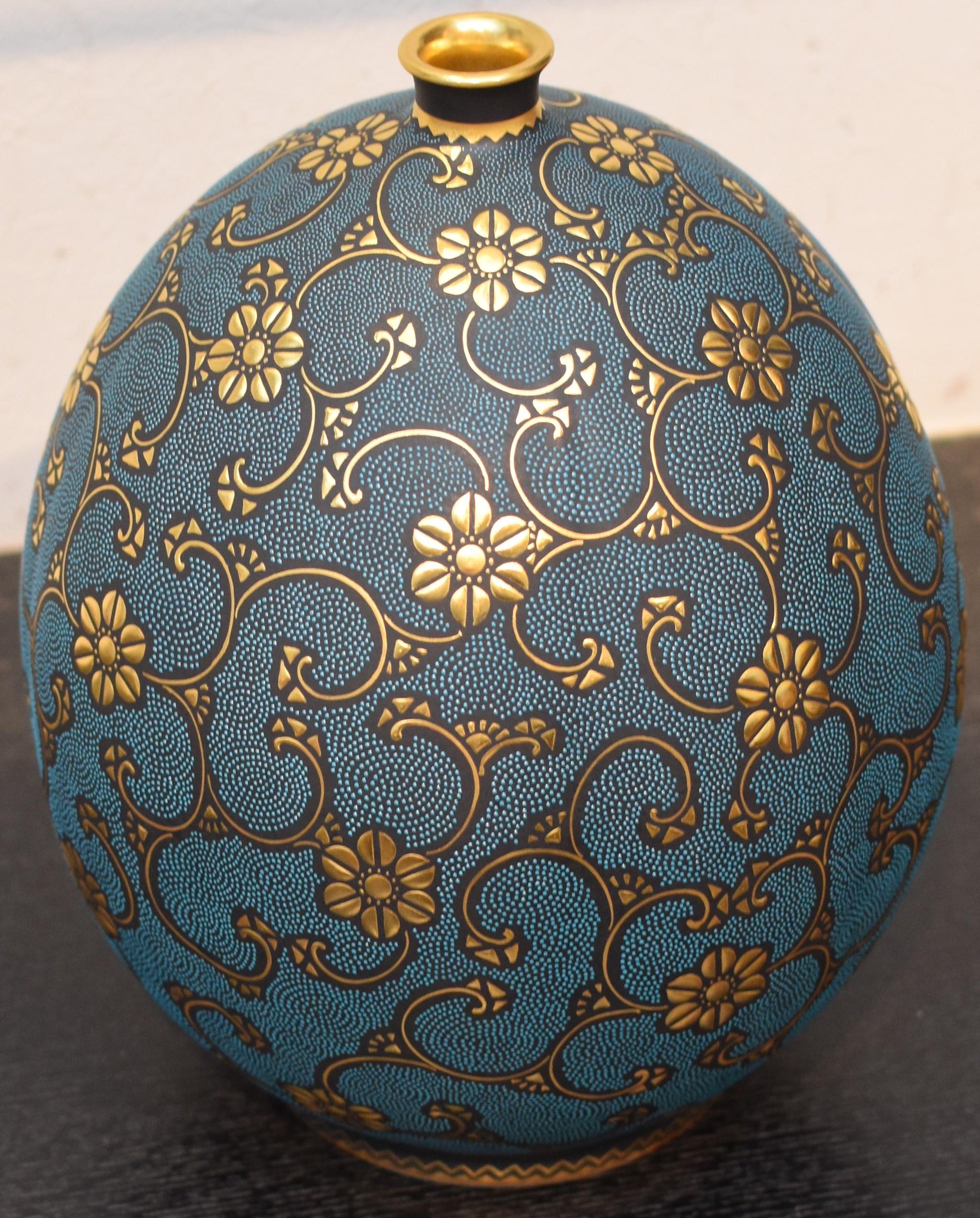 Hand-Painted Contemporary Blue Pure Gold Porcelain Vase by Japanese Master Artist