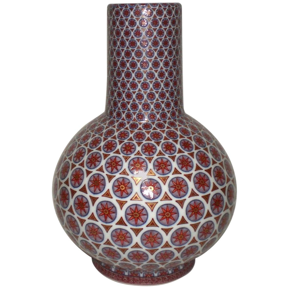 Zeitgenössische japanische Rot-Weiß-Gold-Blau-Porzellan-Vase von Meisterkünstler