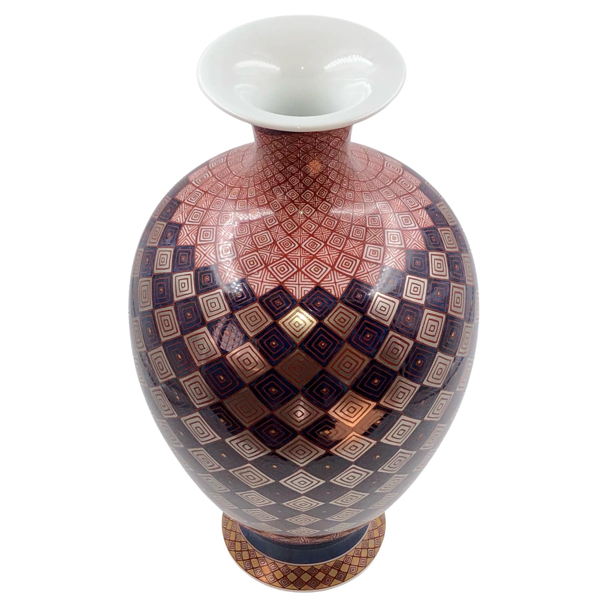 Jarrón Japonés de Porcelana Rojo Azul Platino del Maestro Artista, 4 Pintado a mano en venta