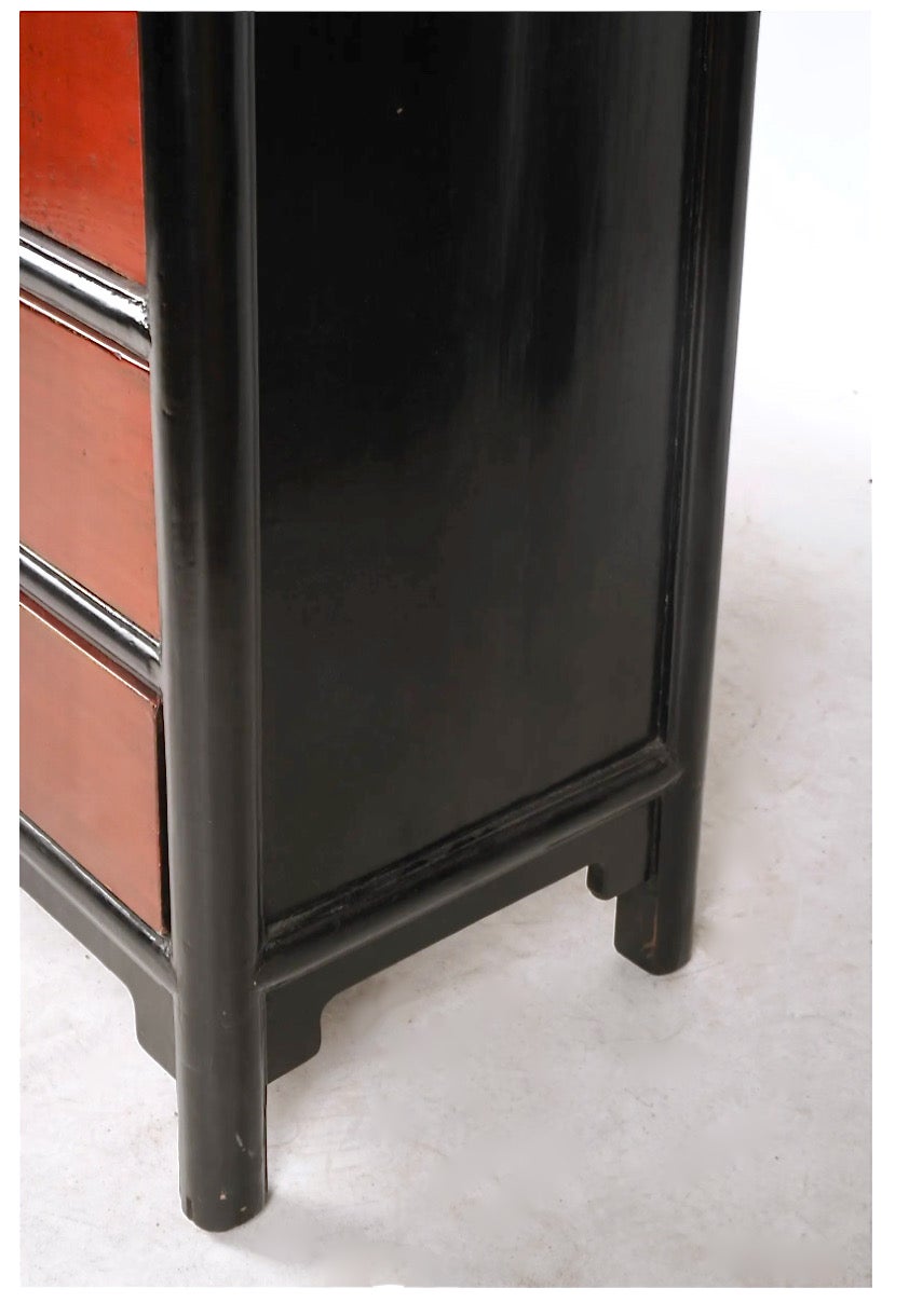 Contemporary Japanese Temple-Form Tall Lacquered Chest For Sale 2