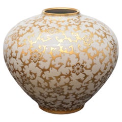 Vase contemporain japonais en porcelaine blanche et or pur par un maître artiste, 2