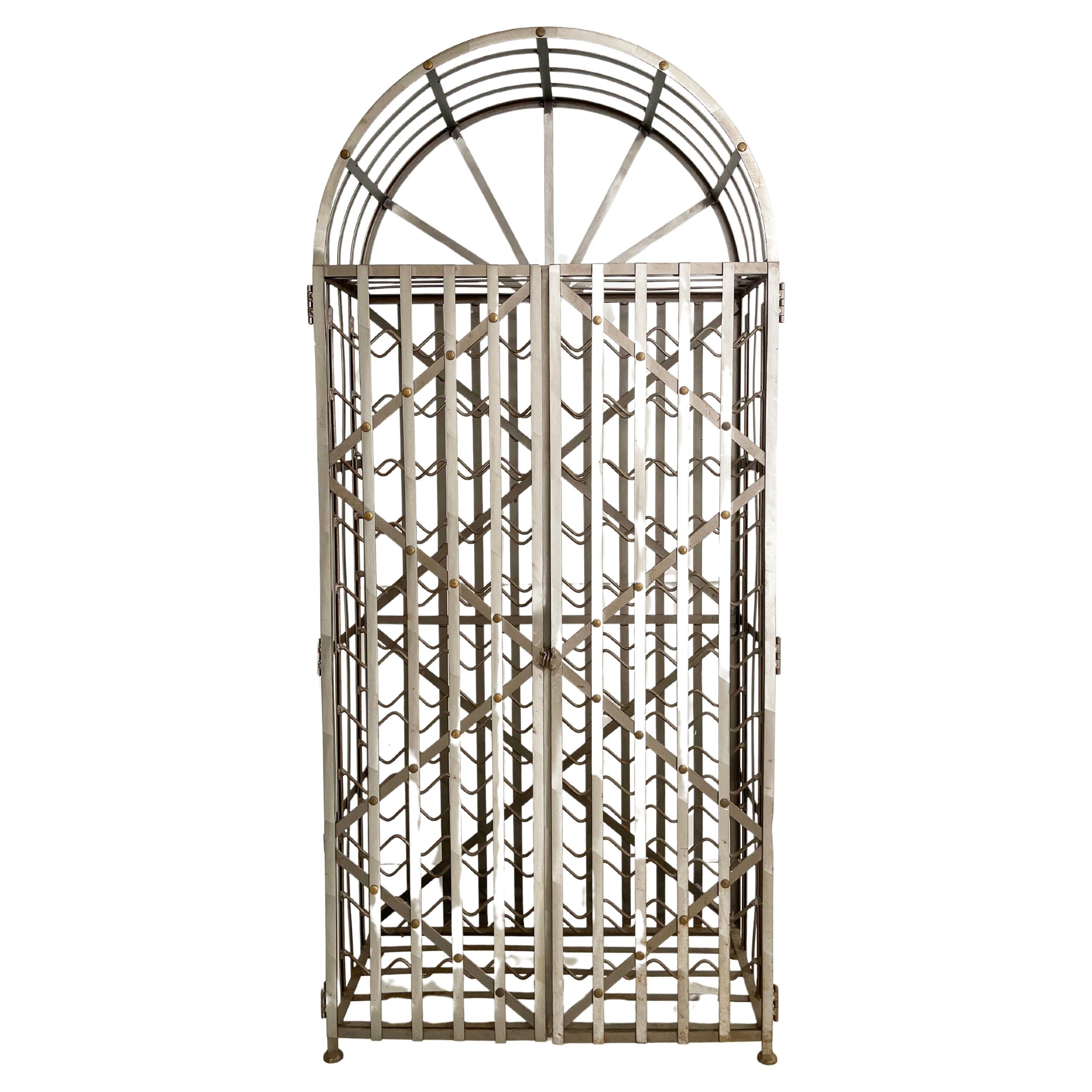 Armoire à vin Contemporary 88 Bottle Locking Steel Cabinet en vente