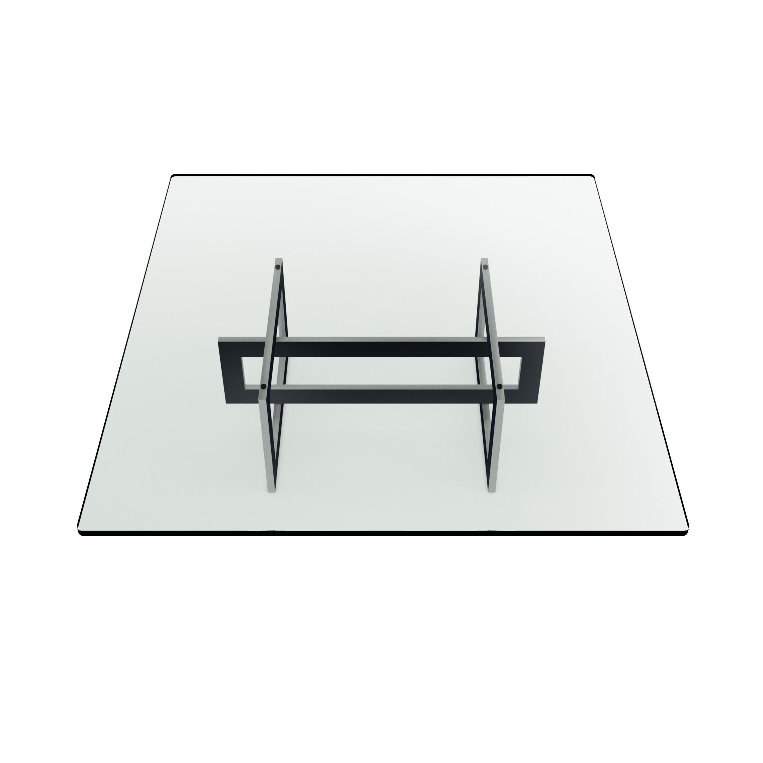 The low Jonathan table features a tubular metal 20 x 60 mm frame, epoxy coated in glossy black color with steel profiles. Variable colors for the frame upon request.
The crystal top makes possible to see the whole frame in all its peculiarity like