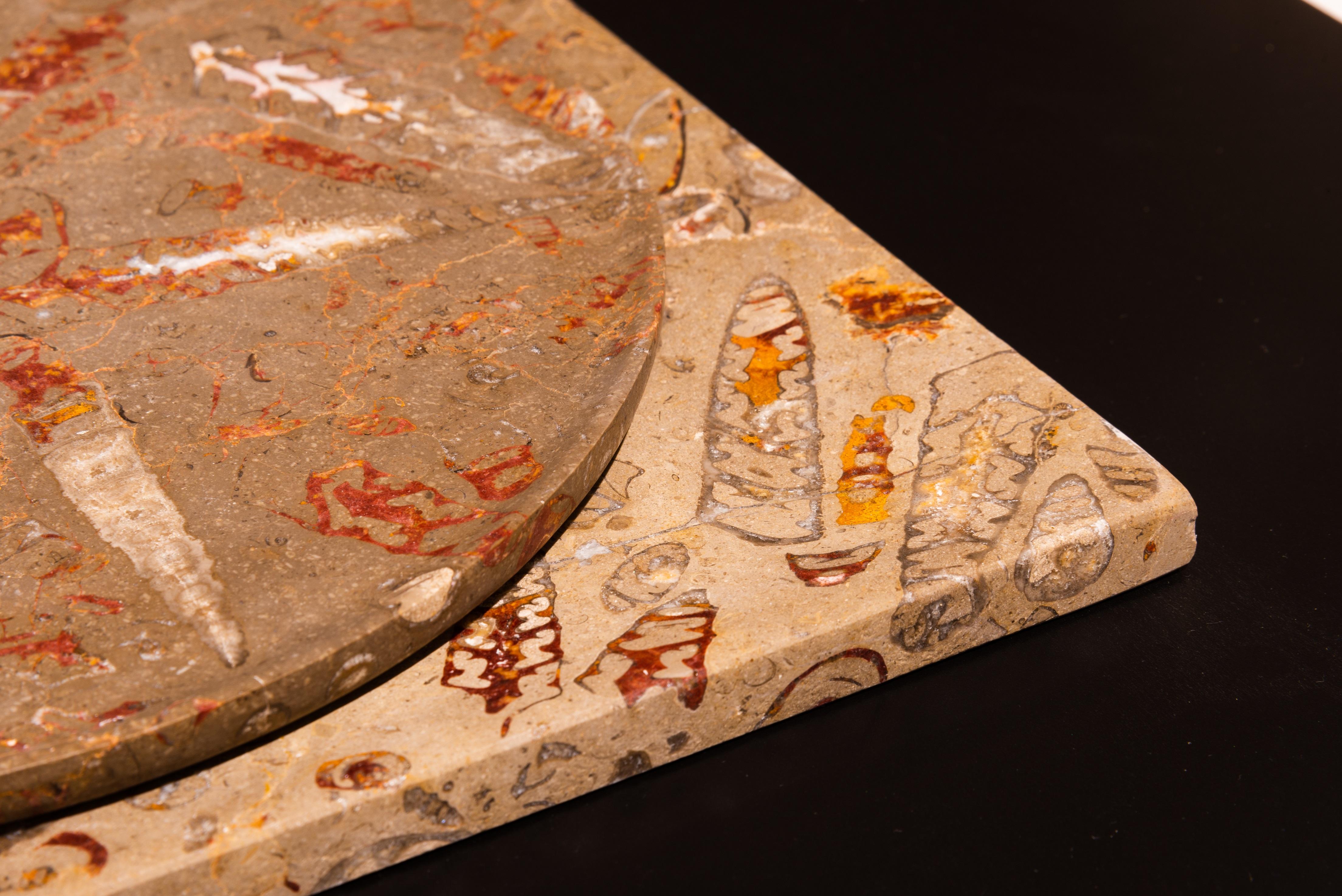Espagnol Assiette souterraine contemporaine Aina en marbre fossile jurassique, collection Living en vente