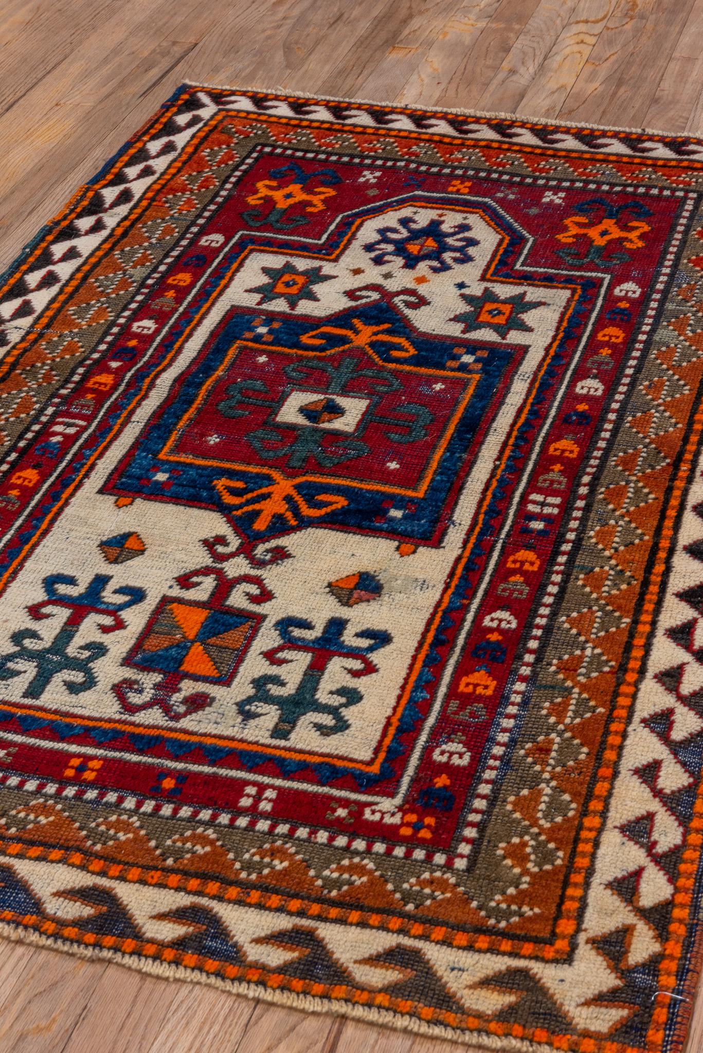 Zeitgenössischer Kazak-Teppich mit harmonischer Geometrie im Angebot 2