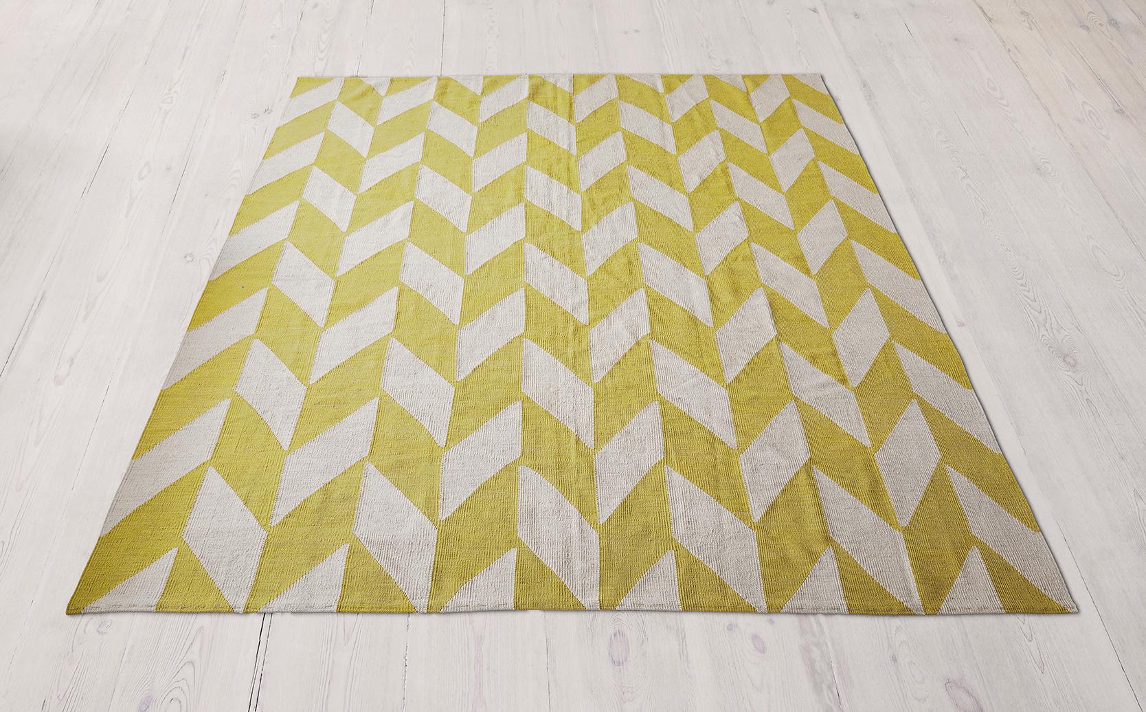 Turkey, contemporary

Kelim rug with yellow and cream herringbone pattern.

Measures: H 297 x W 244 cm.