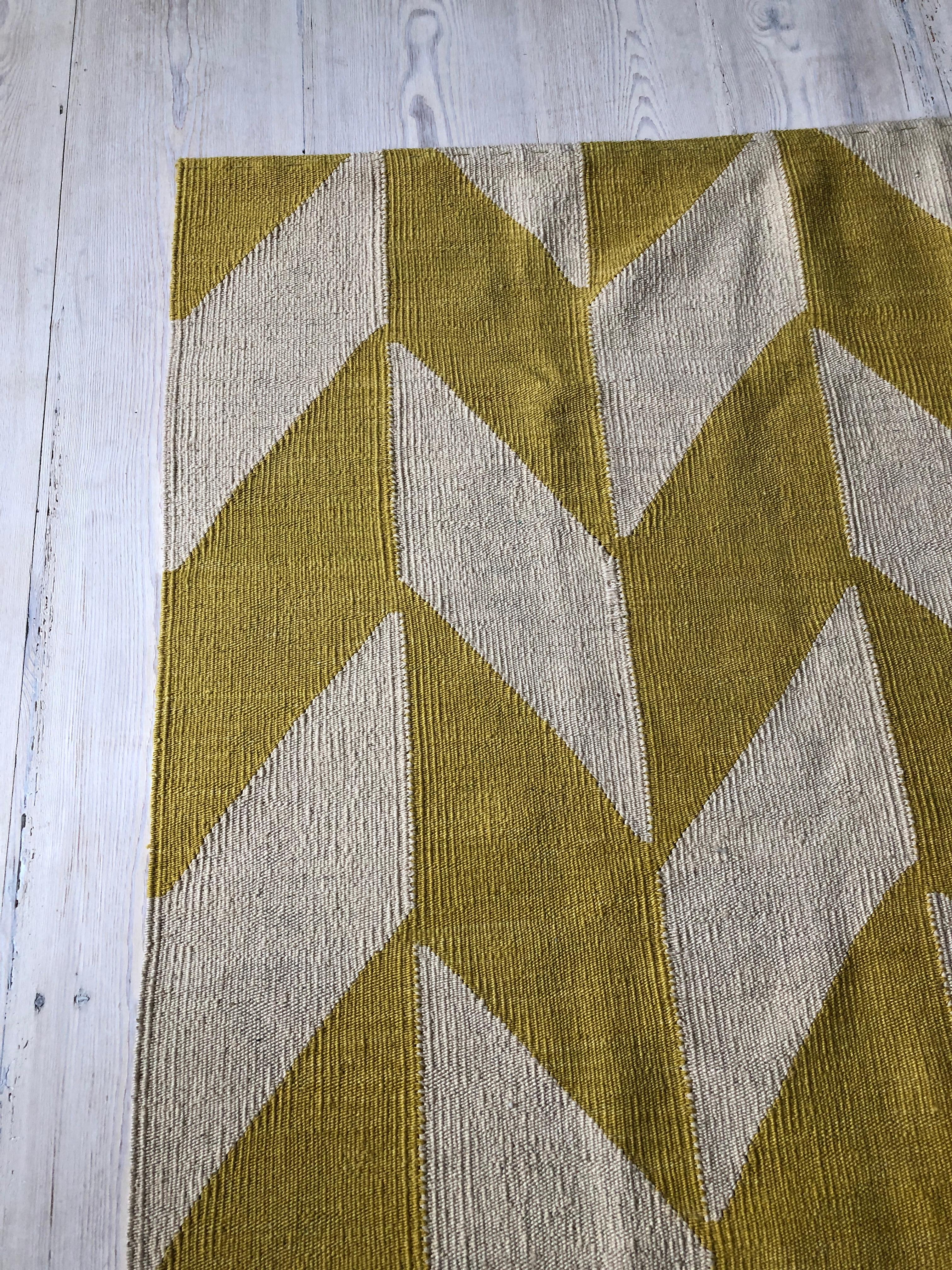 herringbone pattern rug