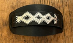Ketoh contemporáneo, por Melanie A. Yazzie, Navajo, pulsera, cuero, plata