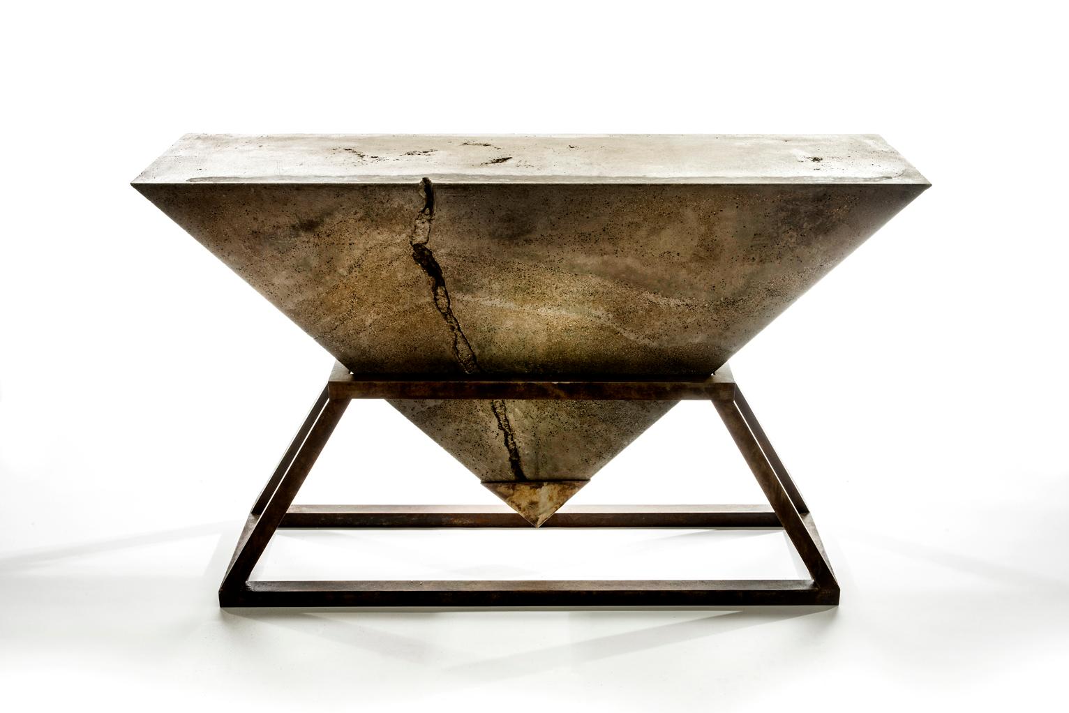 Kheops console is a concrete and aluminium console table designed by Harow studio.