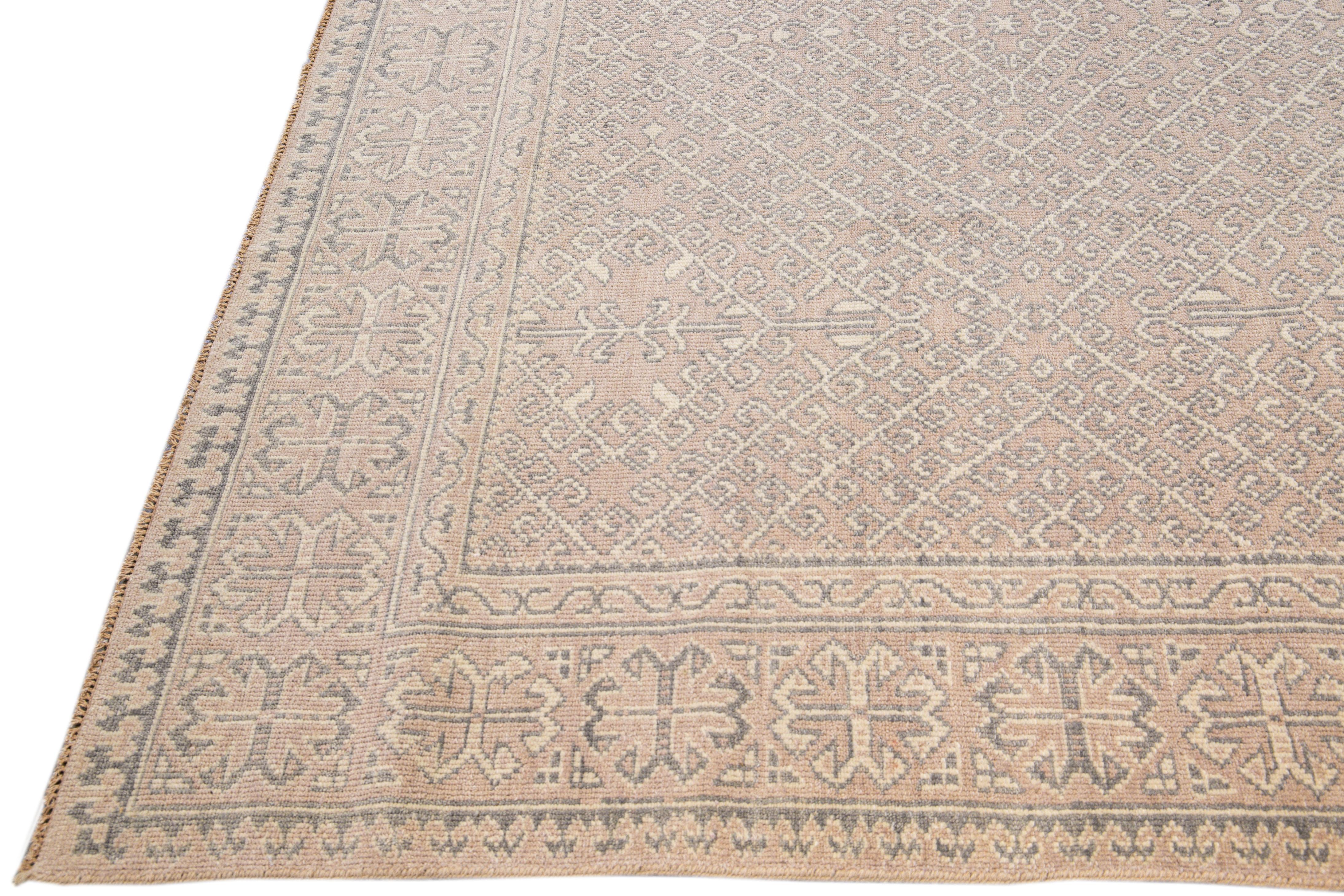 Contemporary Khotan Handmade Geometric  Light Pink Wool Rug In New Condition For Sale In Norwalk, CT