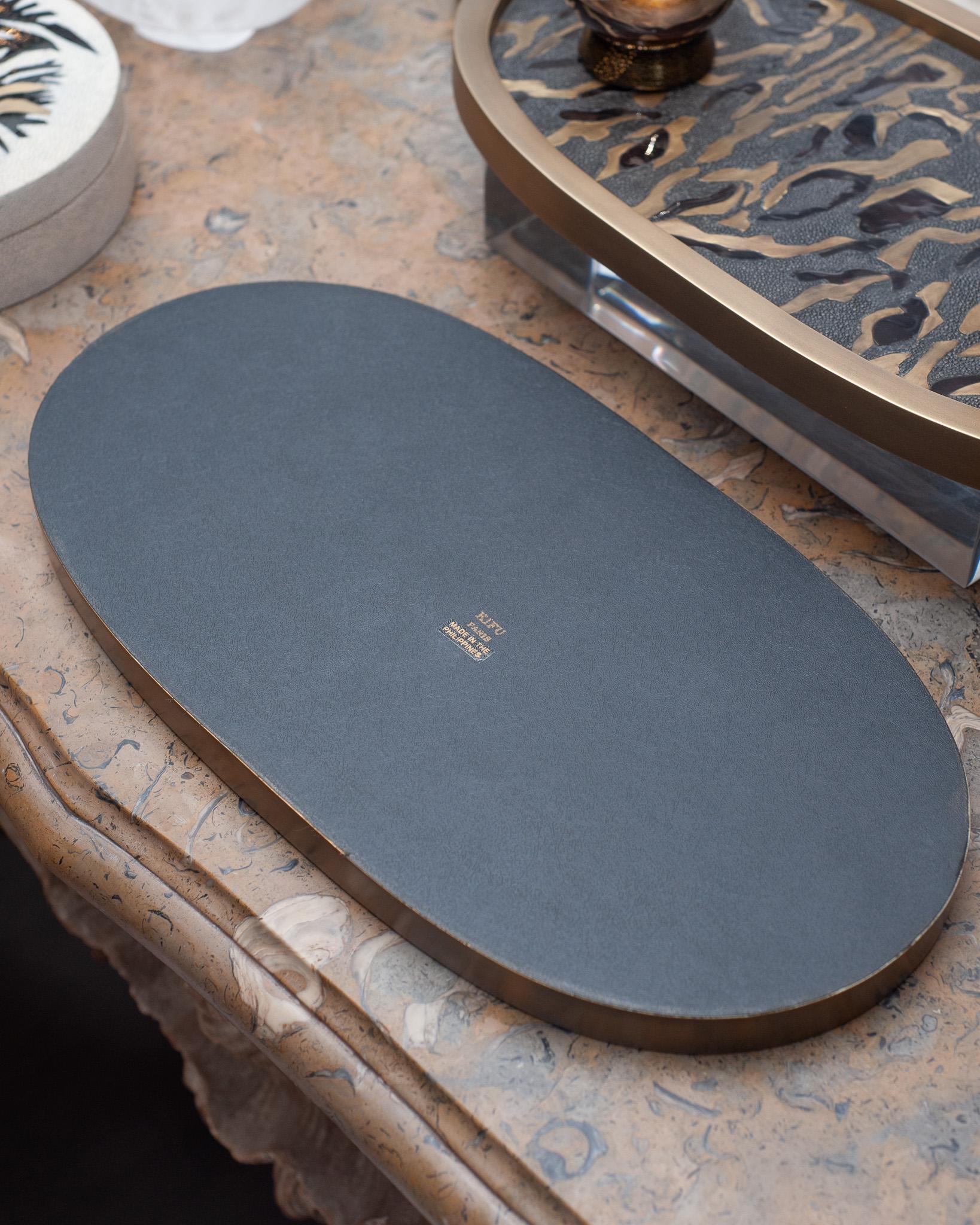 Contemporary Kifu Paris Panther Tray with Inlaid Brass, Shagreen and Penshell In New Condition For Sale In Toronto, ON