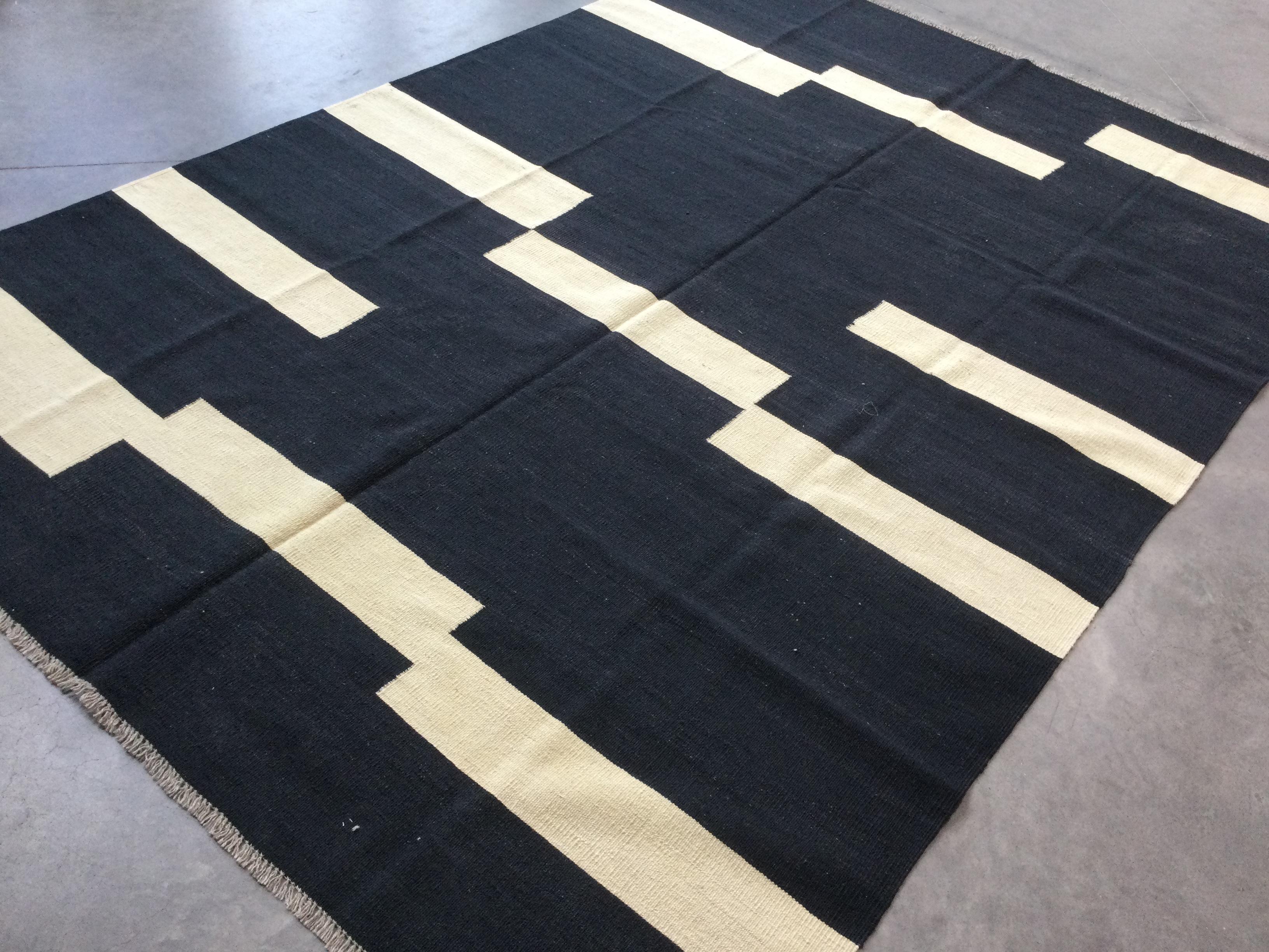 Contemporary Kilim. 2.90 X 2.00 m In New Condition For Sale In MADRID, ES