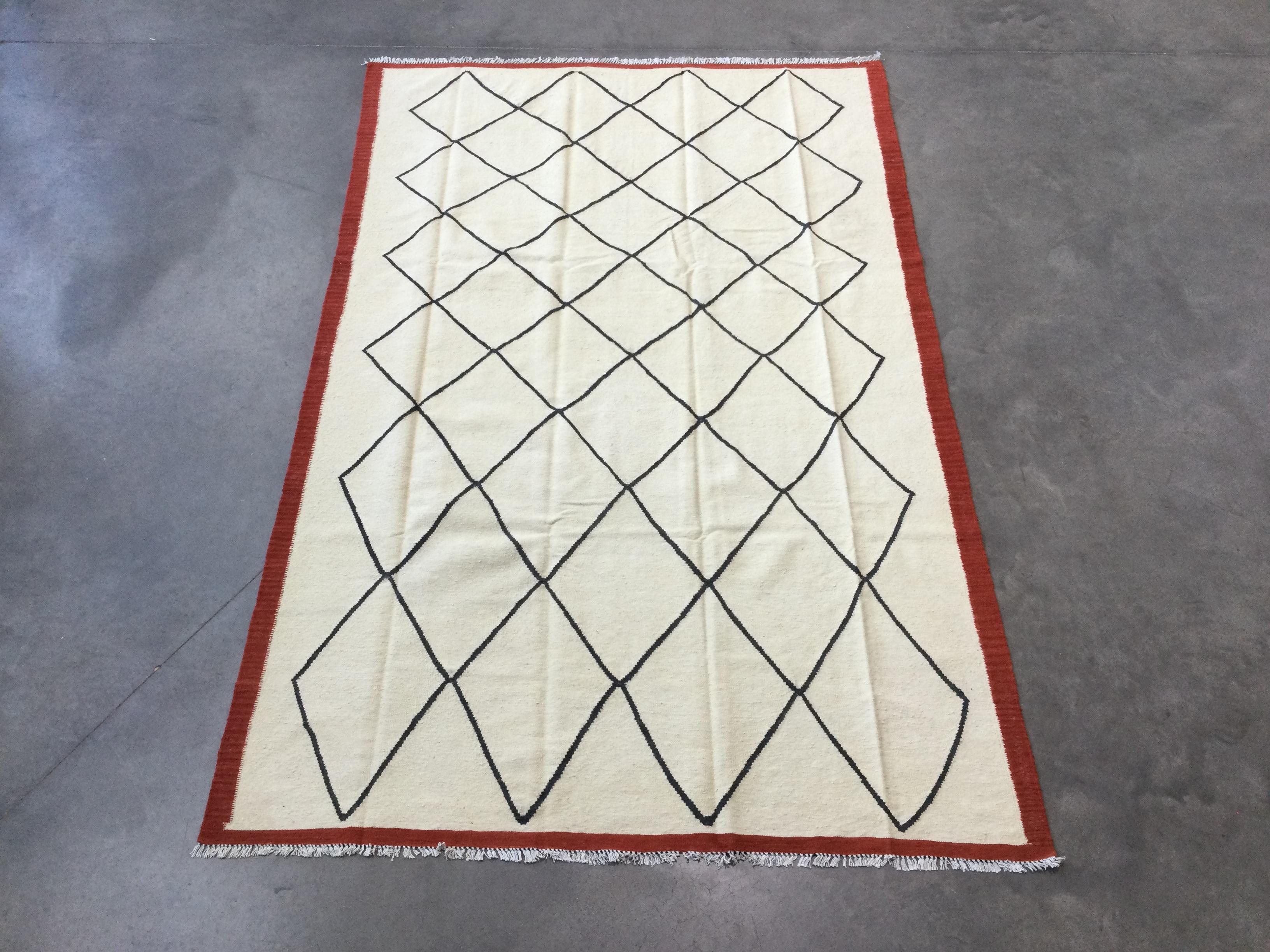 Hand-Woven Contemporary Kilim. 2.95 X 2.00 m For Sale