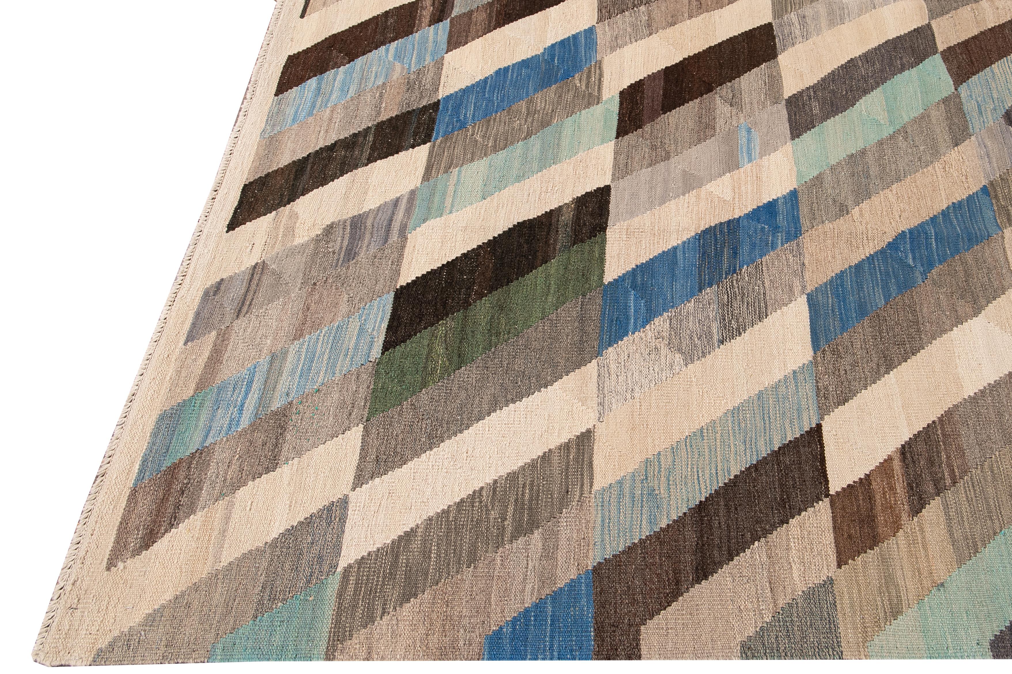 Contemporary Kilim Flatweave Multicolor Geometric Abstract Wool Rug For Sale 3