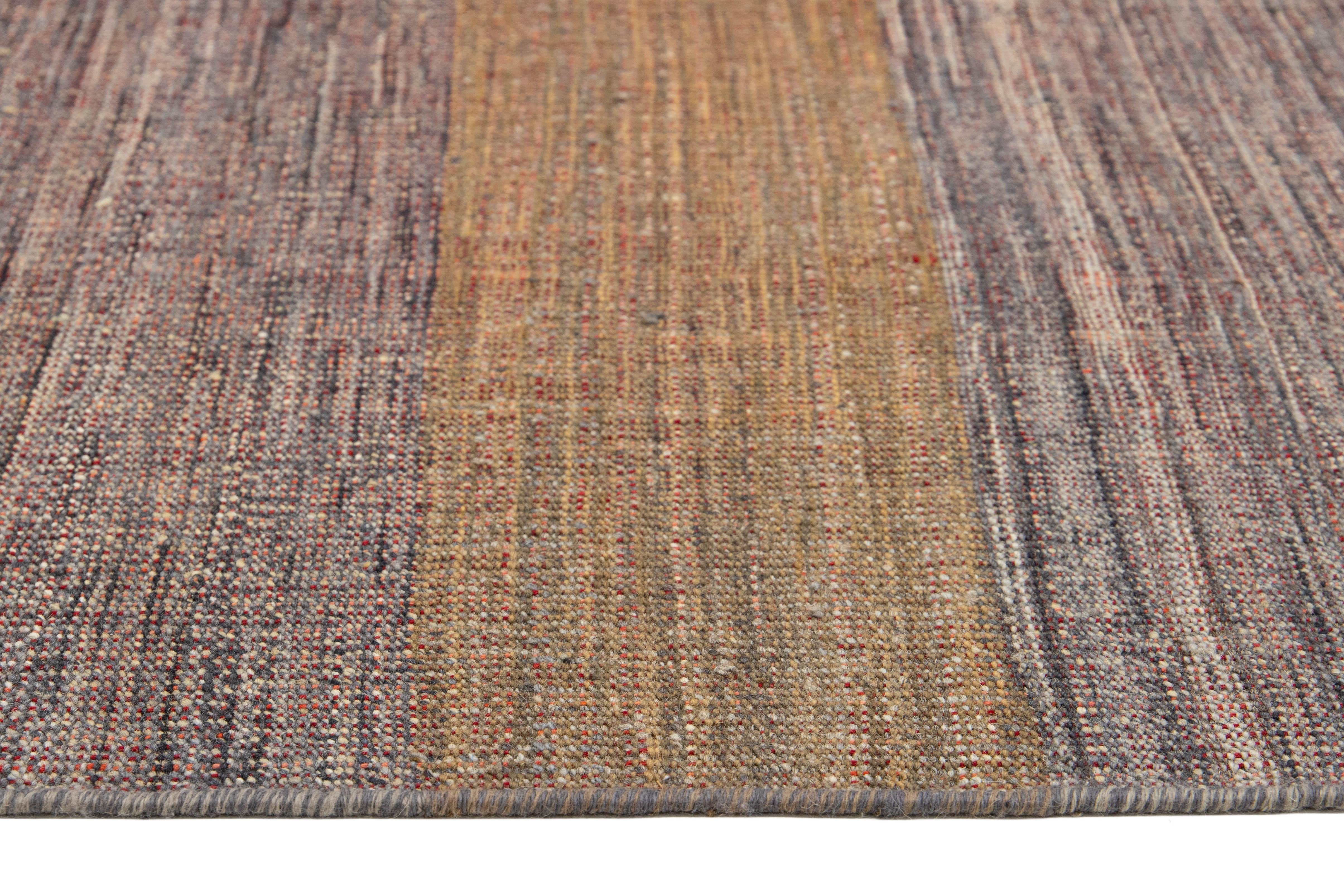 Indien Contemporary Kilim Flatweave Multicolored Wool rug With Geometric Pattern en vente