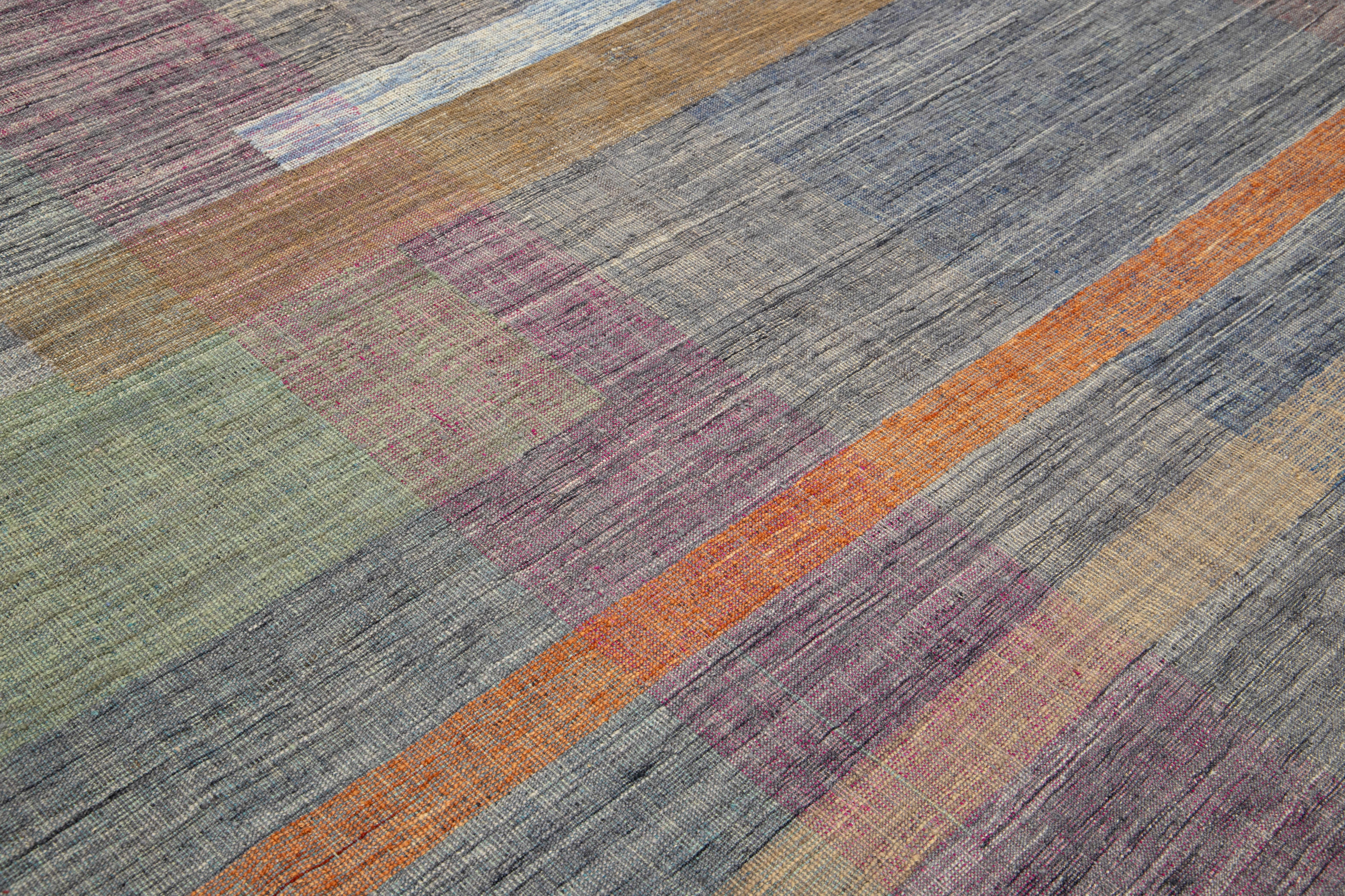 Contemporary Kilim Flatweave Wool Rug Featuring a Vibrant Geometric Design For Sale 2