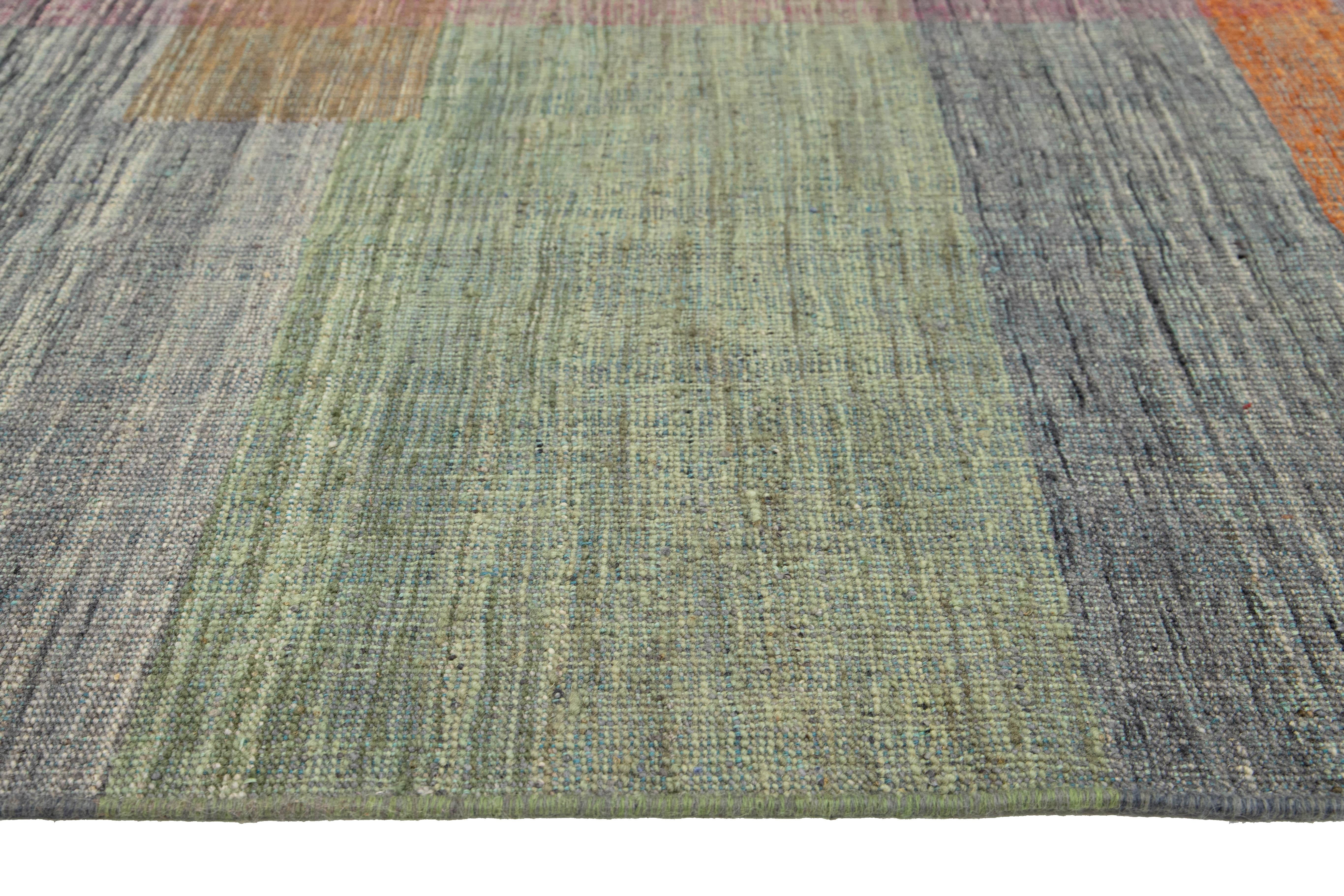 Contemporary Kilim Flatweave Wool Rug Featuring a Vibrant Geometric Design For Sale 3