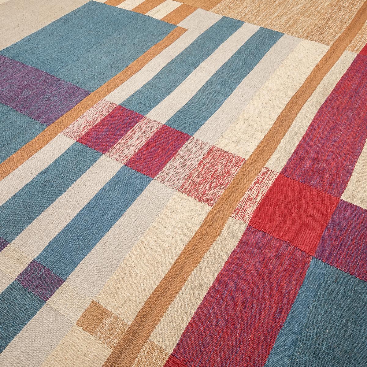 Contemporary Kilim Handmade with an Original Design on Several Colors In New Condition In MADRID, ES