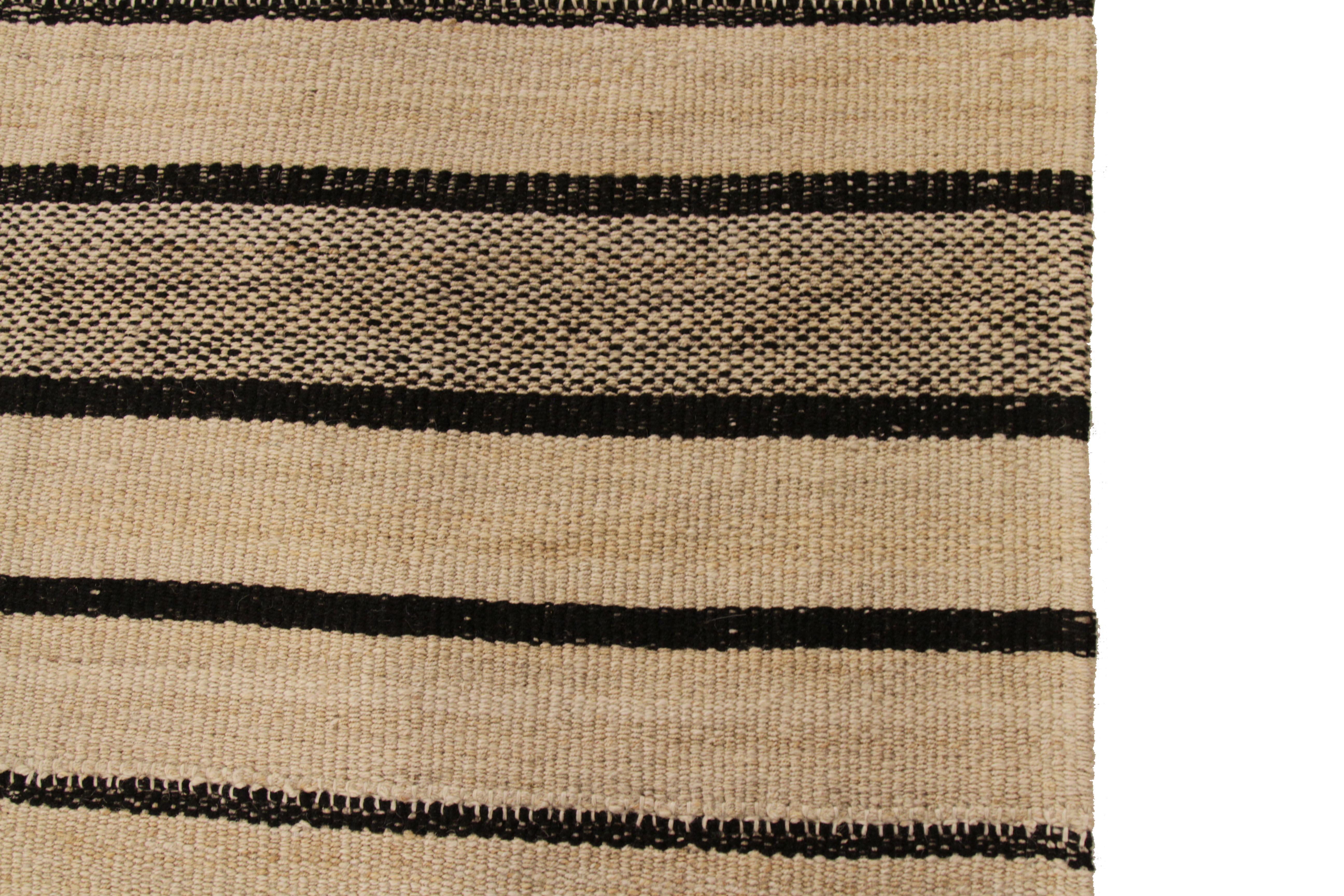 Contemporary Kilim Persian Rug in Beige with Black and Brown Stripes In New Condition For Sale In Dallas, TX
