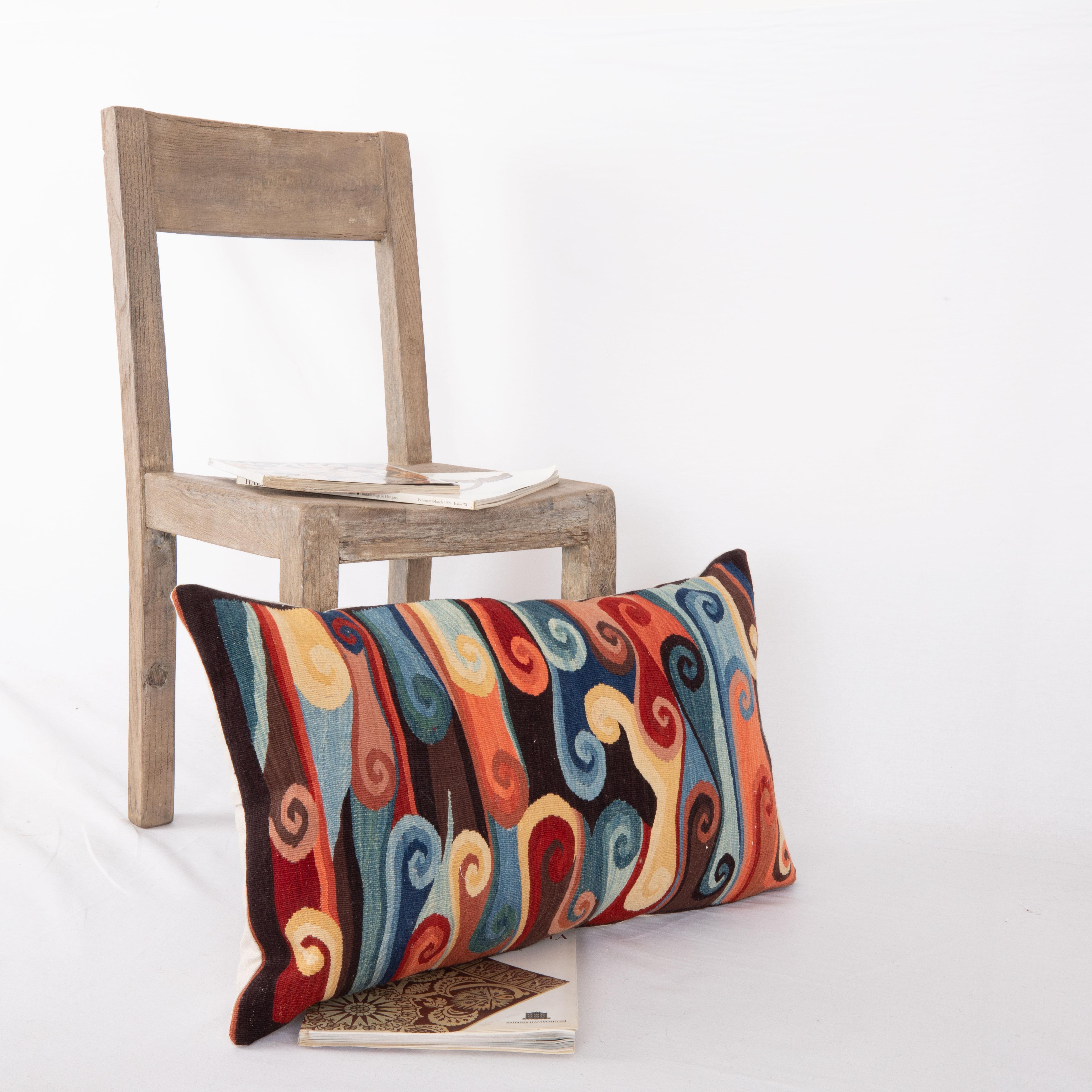 Contemporary Kilim Pillow Cover with Natural Dyes In Good Condition For Sale In Istanbul, TR
