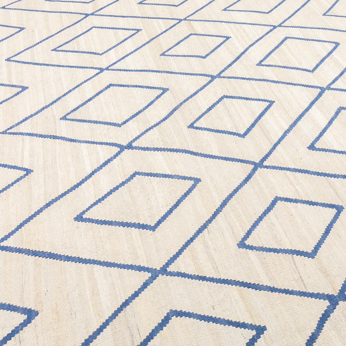 Contemporary Kilim, Rombus Design over Beige and Blue Colors. In New Condition In MADRID, ES