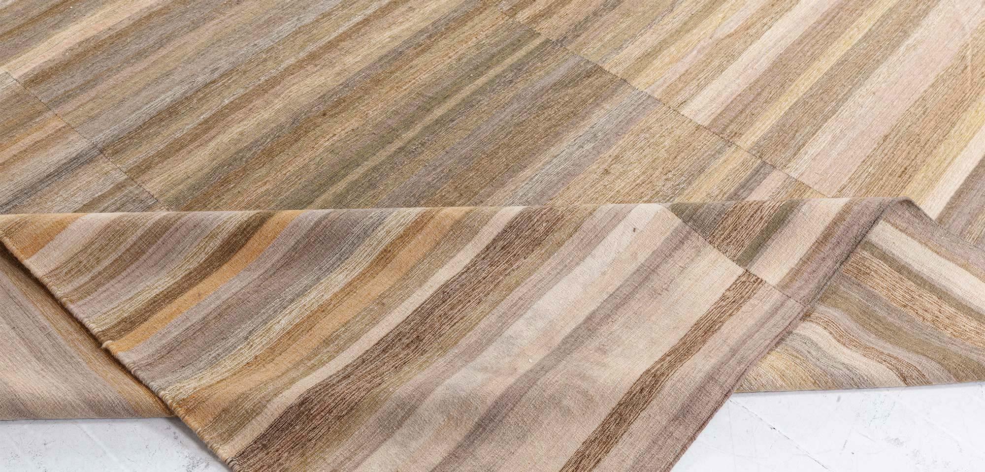 Rug & Kilim contemporaneo di Doris Leslie Blau
Dimensioni: 15'6