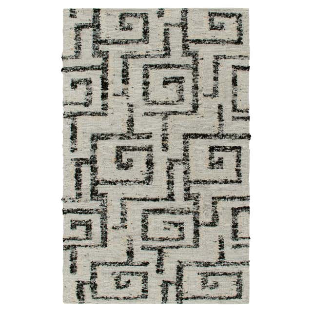 Charcoal and Ivory Pattern Rug For Sale at 1stDibs