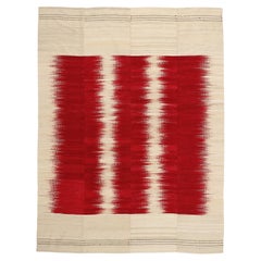 Rug & Kilim contemporaneo con tre fiamme rosse su bianco di Alberto Levi's Gallery