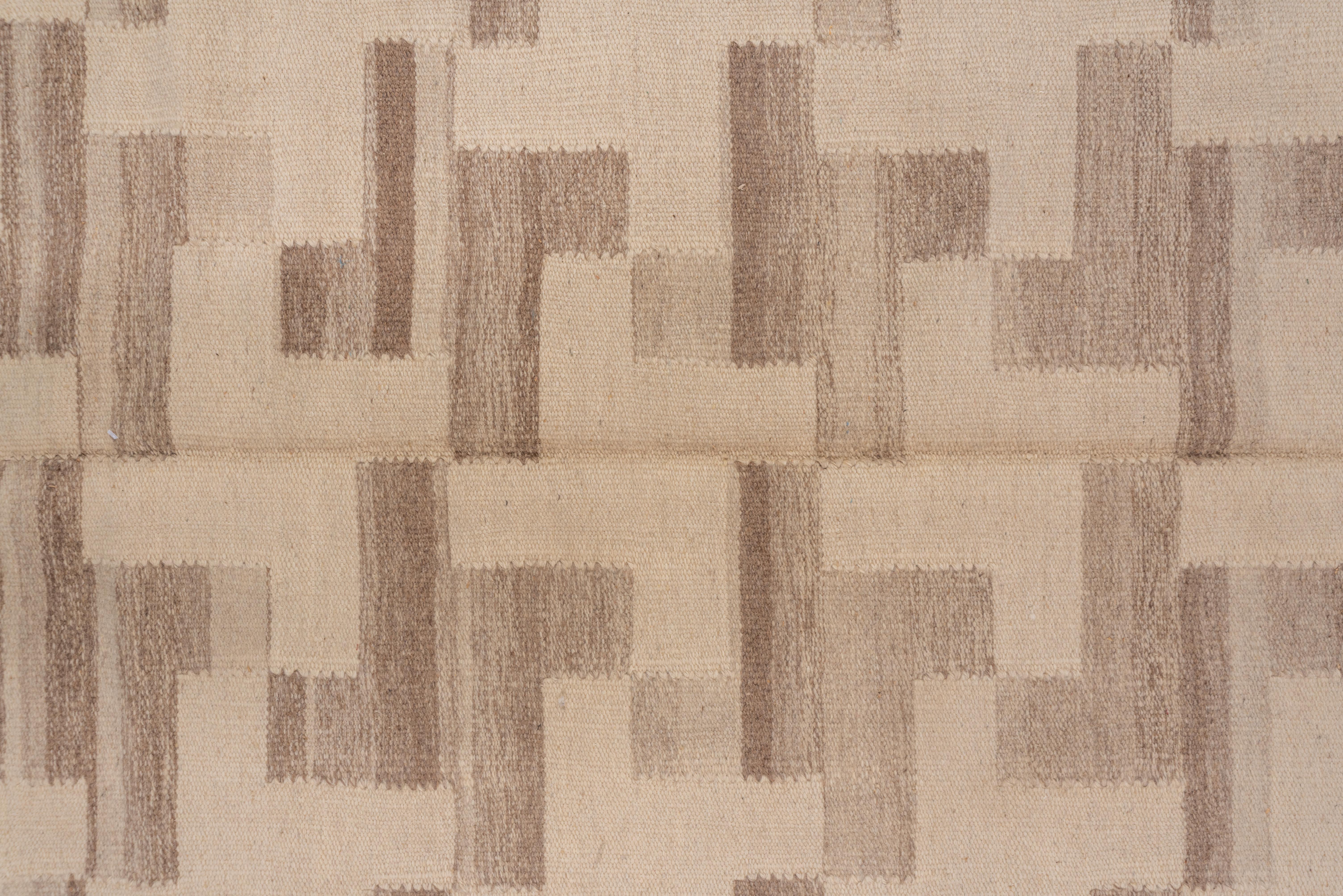 Metà XX secolo Kilim contemporaneo con campo geometrico in vendita