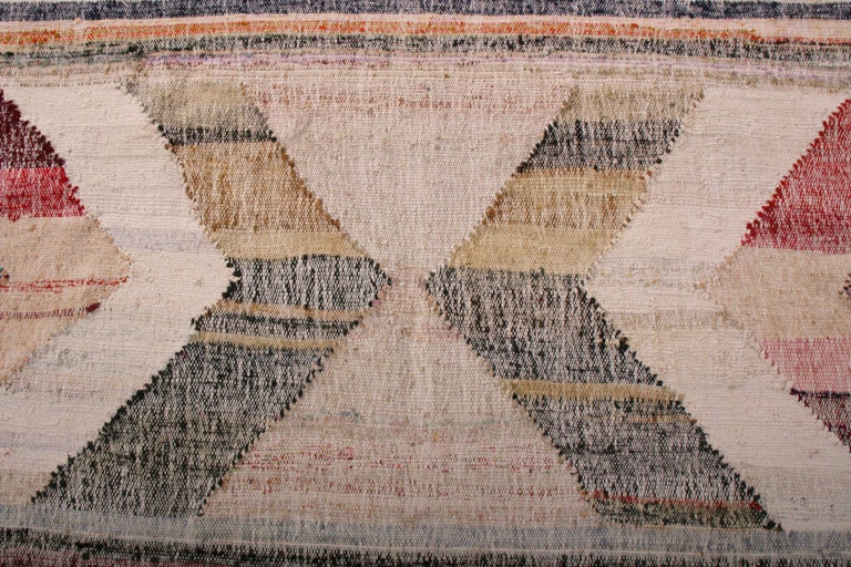 Hand-Woven Rug & Kilim's Contemporary Kilim Wool Beige Pink Chevron Arrow Pattern For Sale