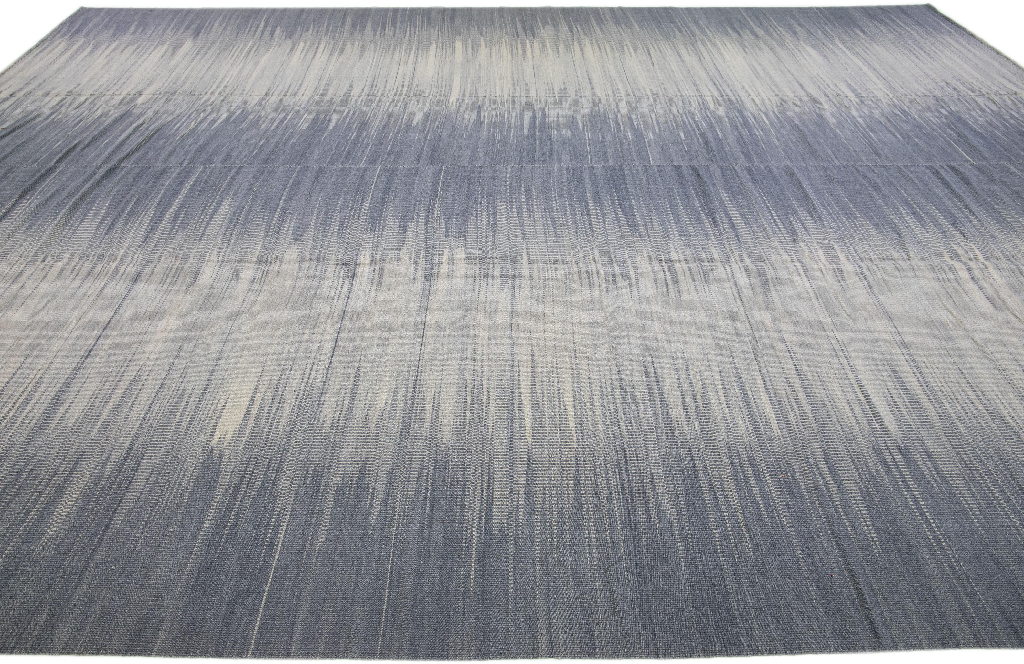 Hand-Knotted Contemporary Kilim Wool Rug Flatweave with Abstract Gray Design For Sale