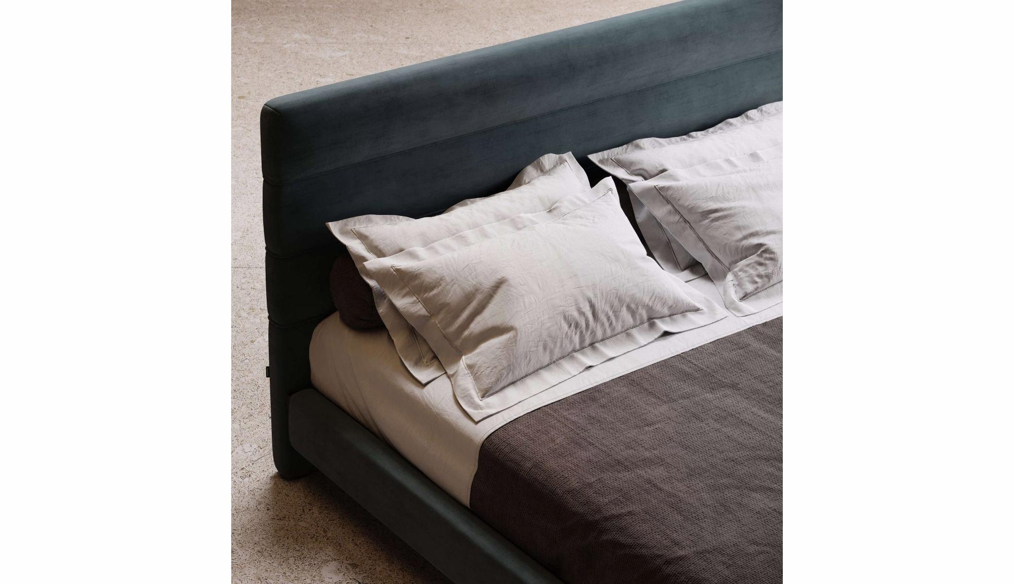 american king size bed dimensions