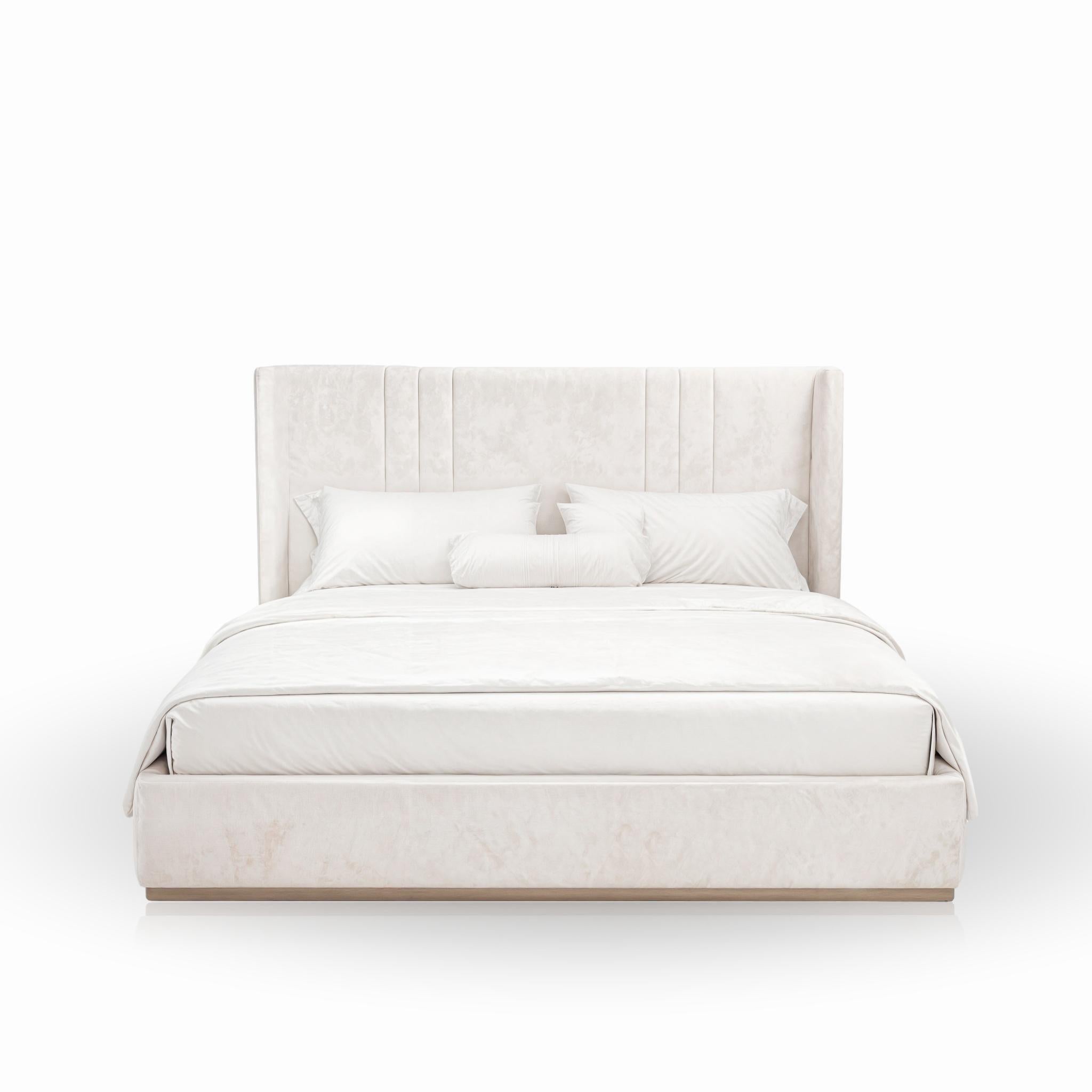 Contemporary King-Size Lederbett mit detaillierten Kopfteilnähten (Moderne) im Angebot